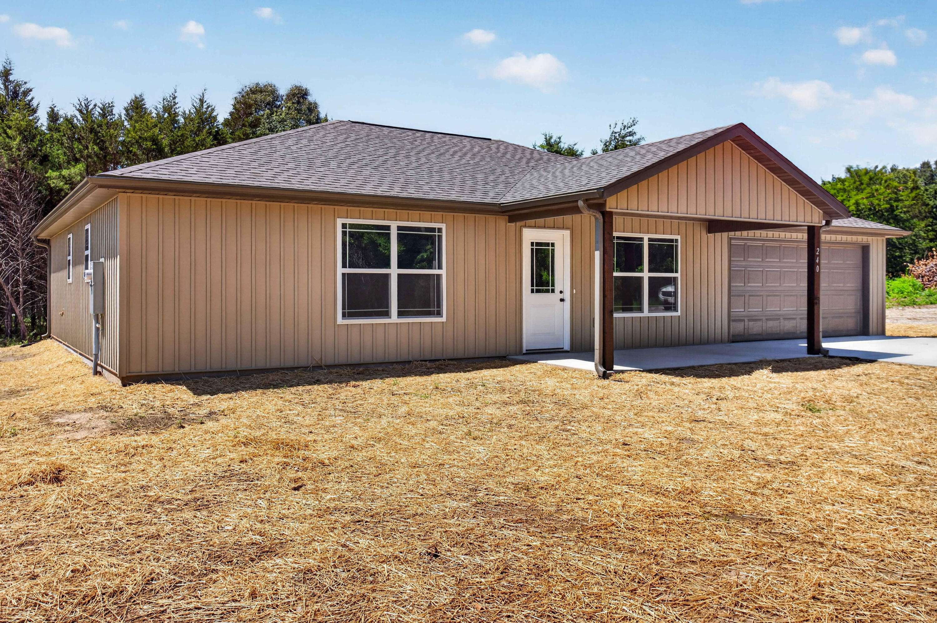 215 Mccann RD, Powersite, MO 65731