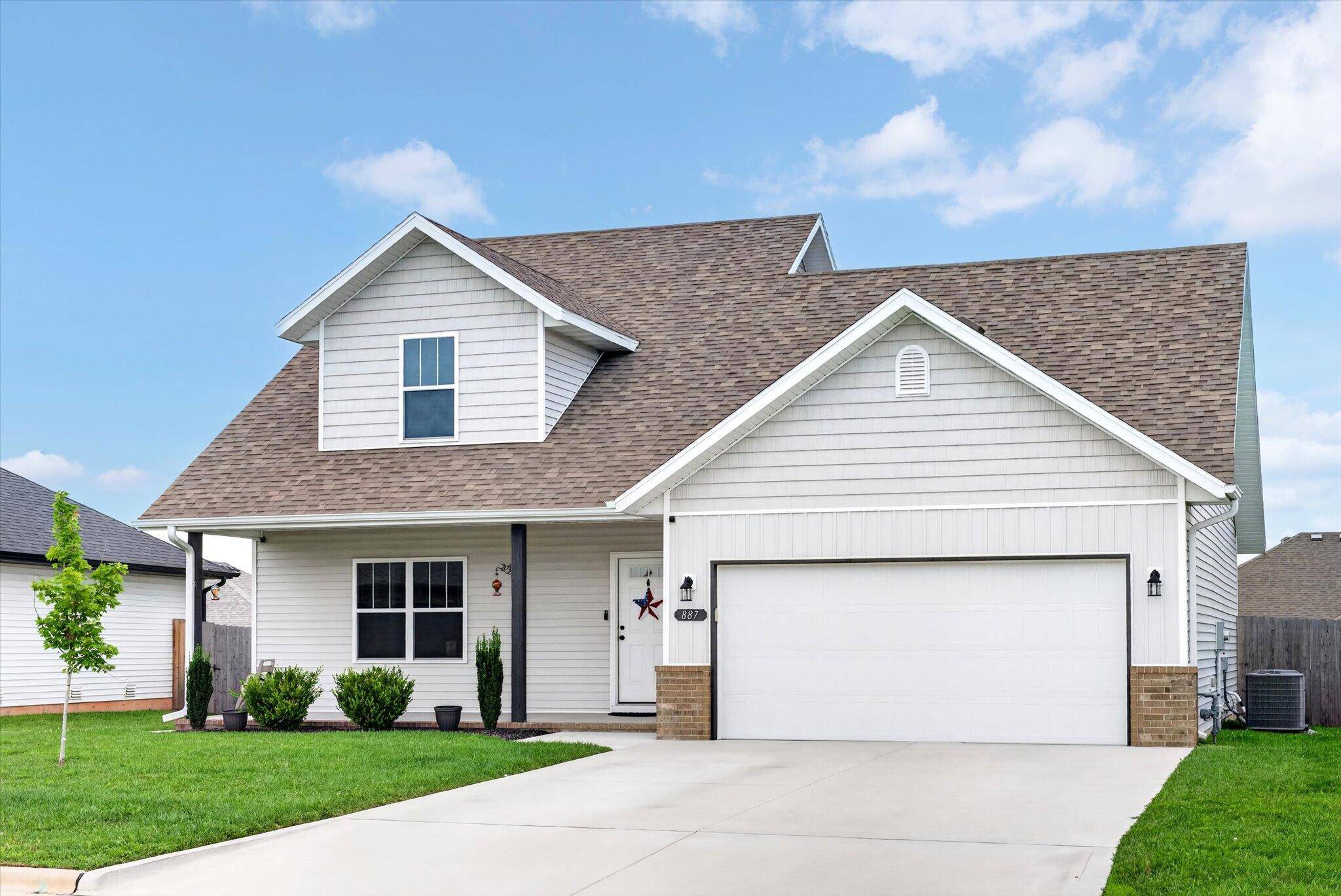 887 S Parkside CIR, Nixa, MO 65714