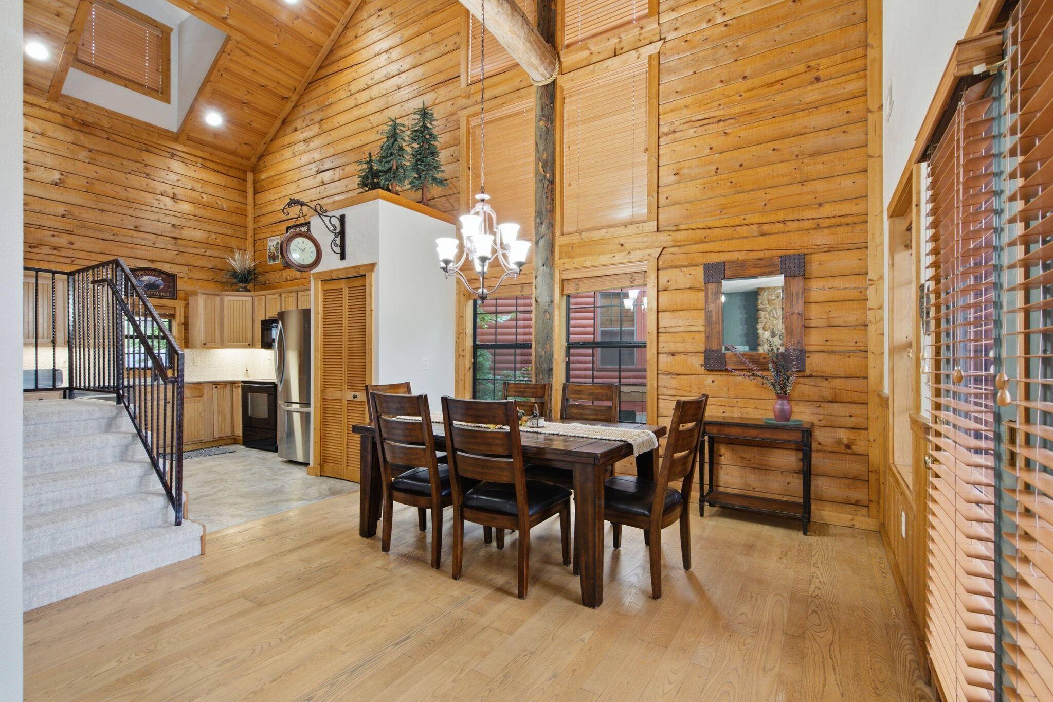 132 Rock Candy LN, Branson, MO 65616