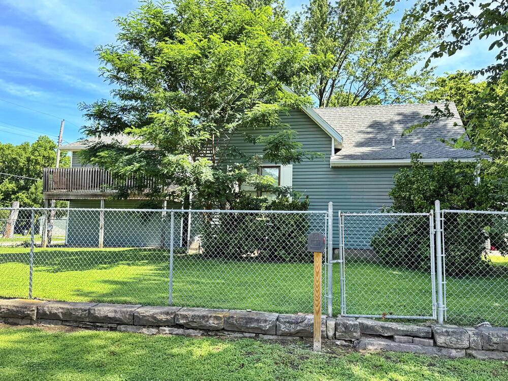 628 W Arch ST, Nevada, MO 64772