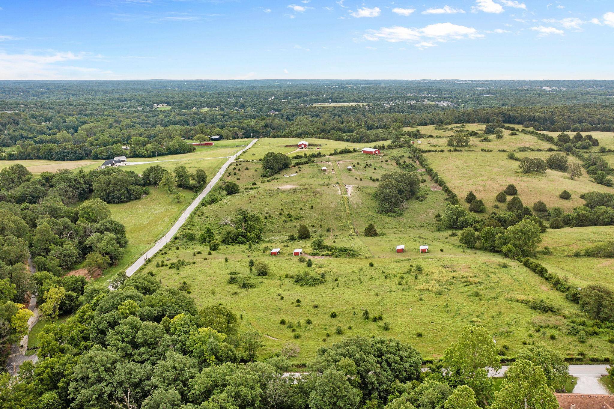 3812 N Farm Rd 131, Springfield, MO 65803