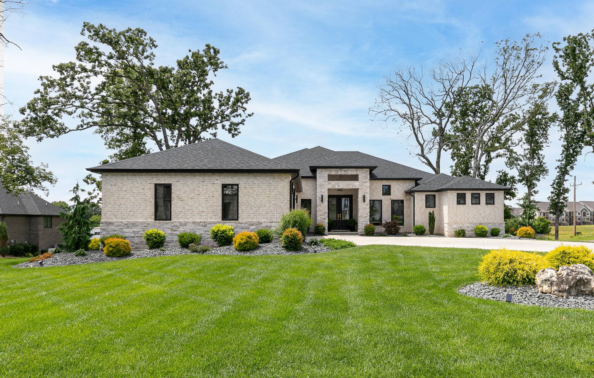 874 E Kenmare CT, Nixa, MO 65714