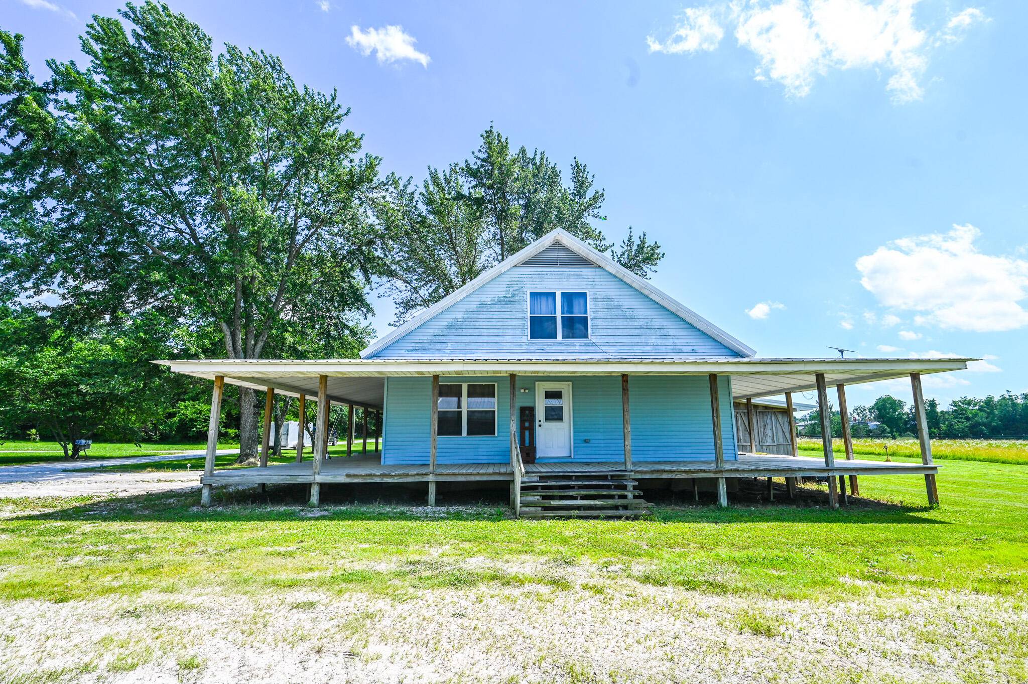 18272 N Hampton DR, Wheatland, MO 65779