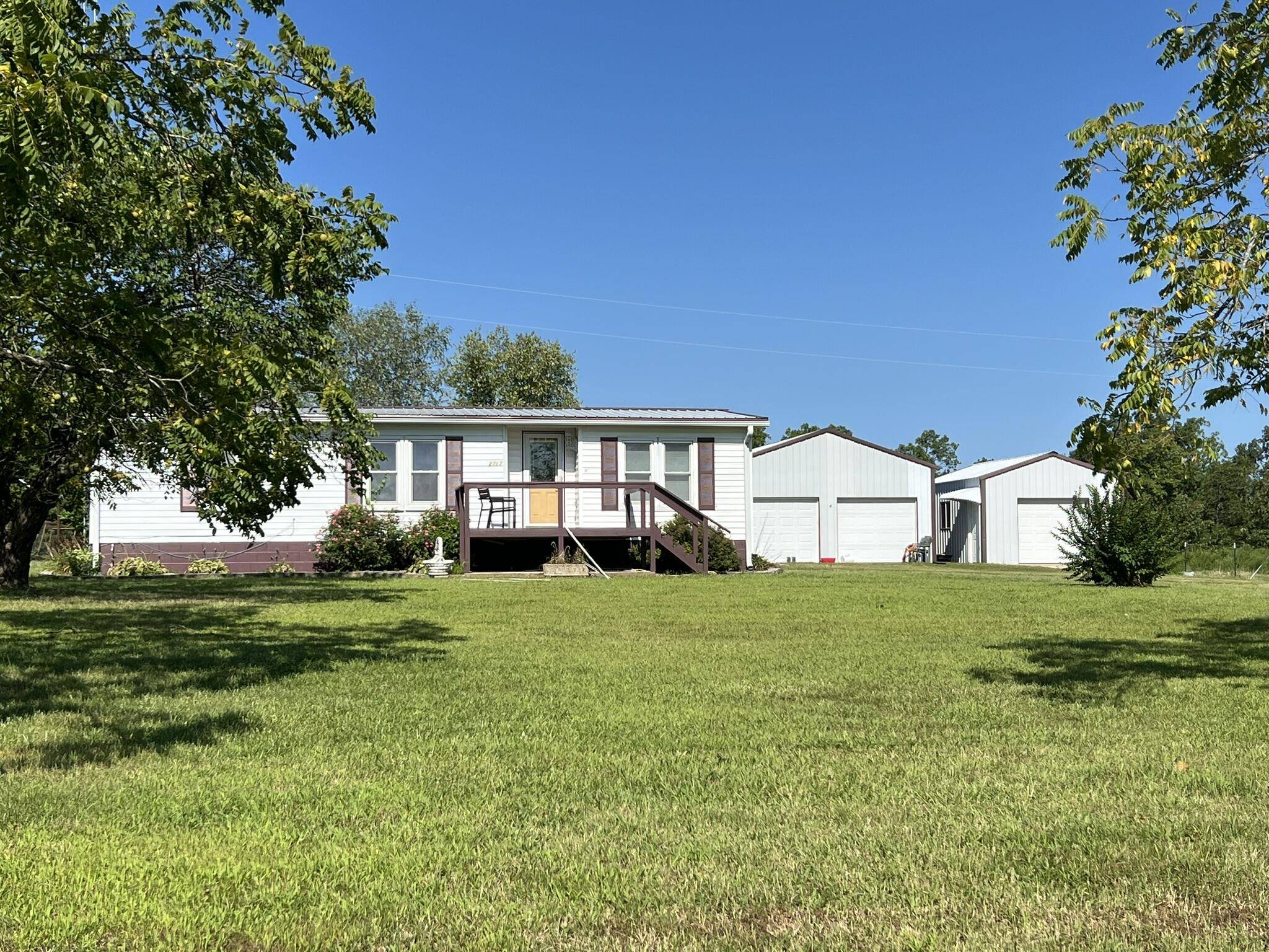 2717 Chestnut DR, Cabool, MO 65689