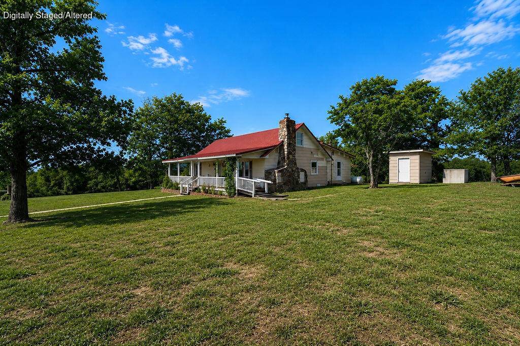 300 Oak Brook Ests, Walnut Shade, MO 65771