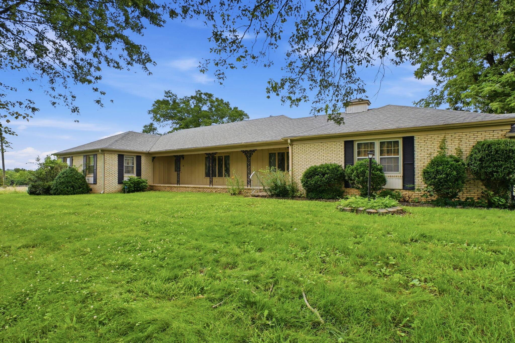 1562 N Maple ST, Buffalo, MO 65622