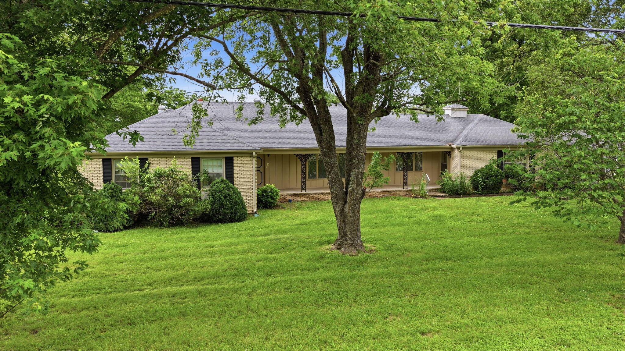 1562 N Maple ST, Buffalo, MO 65622