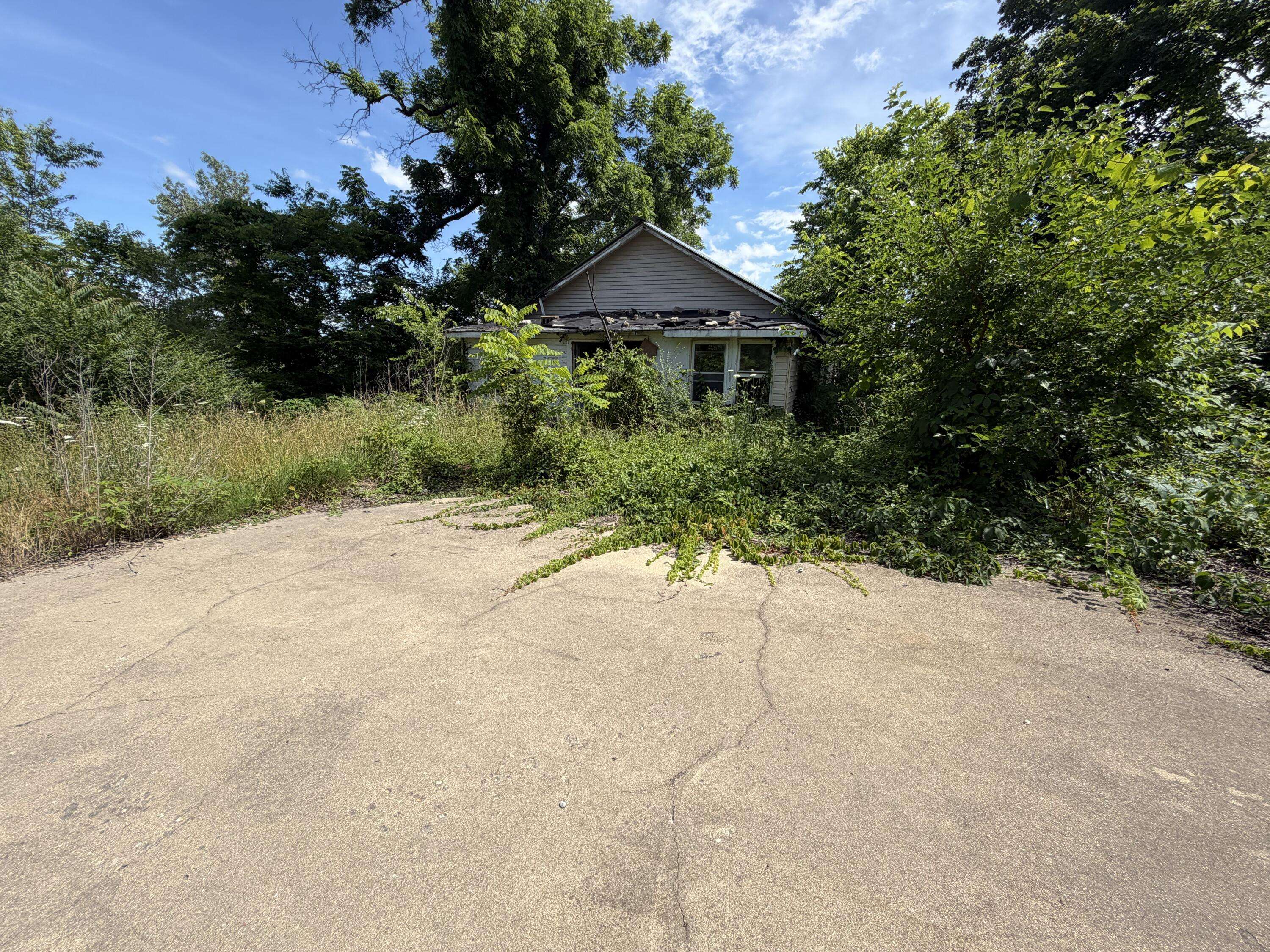 8804 Ward ST, Birch Tree, MO 65438