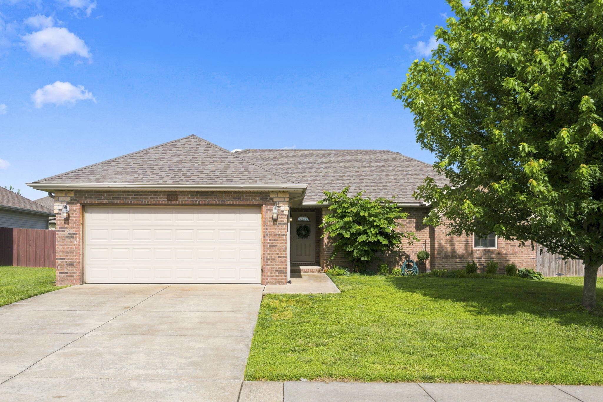 1101 S Venice AVE, Republic, MO 65738
