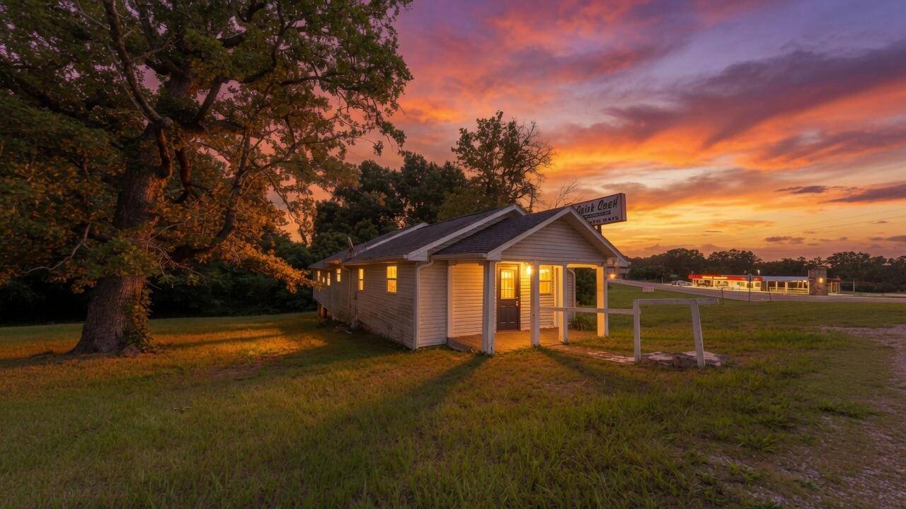 356 Highway 5, Pontiac, MO 65729