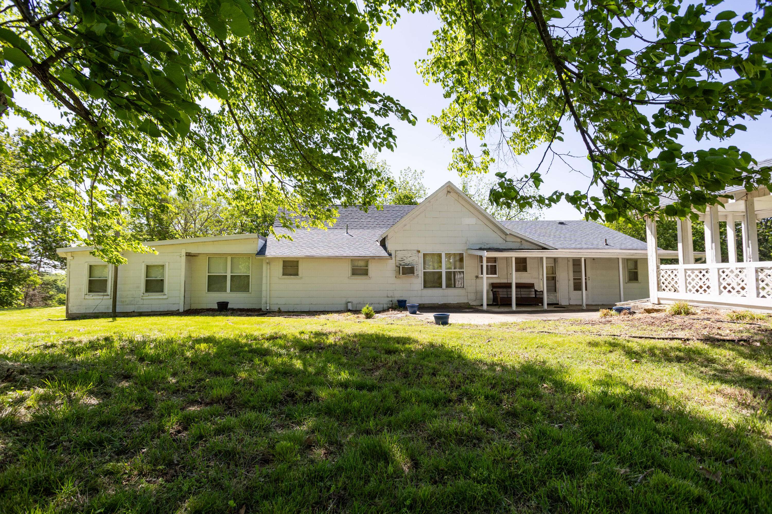 000 Canyon Road RD, Ozark, MO 65721