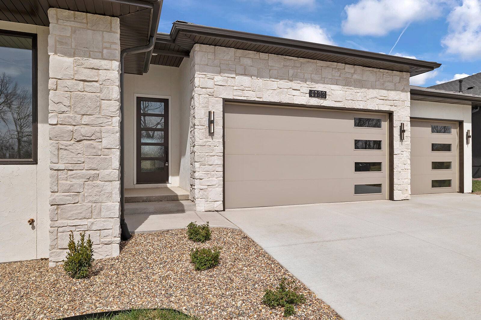 4133 E Vintage Point DR, Rogersville, MO 65742