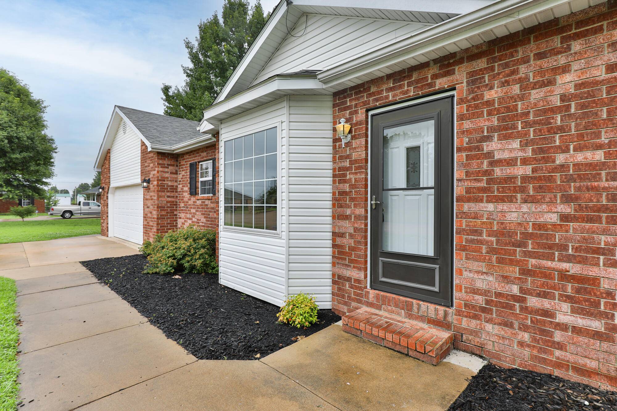 2790 S Grant AVE, Bolivar, MO 65613