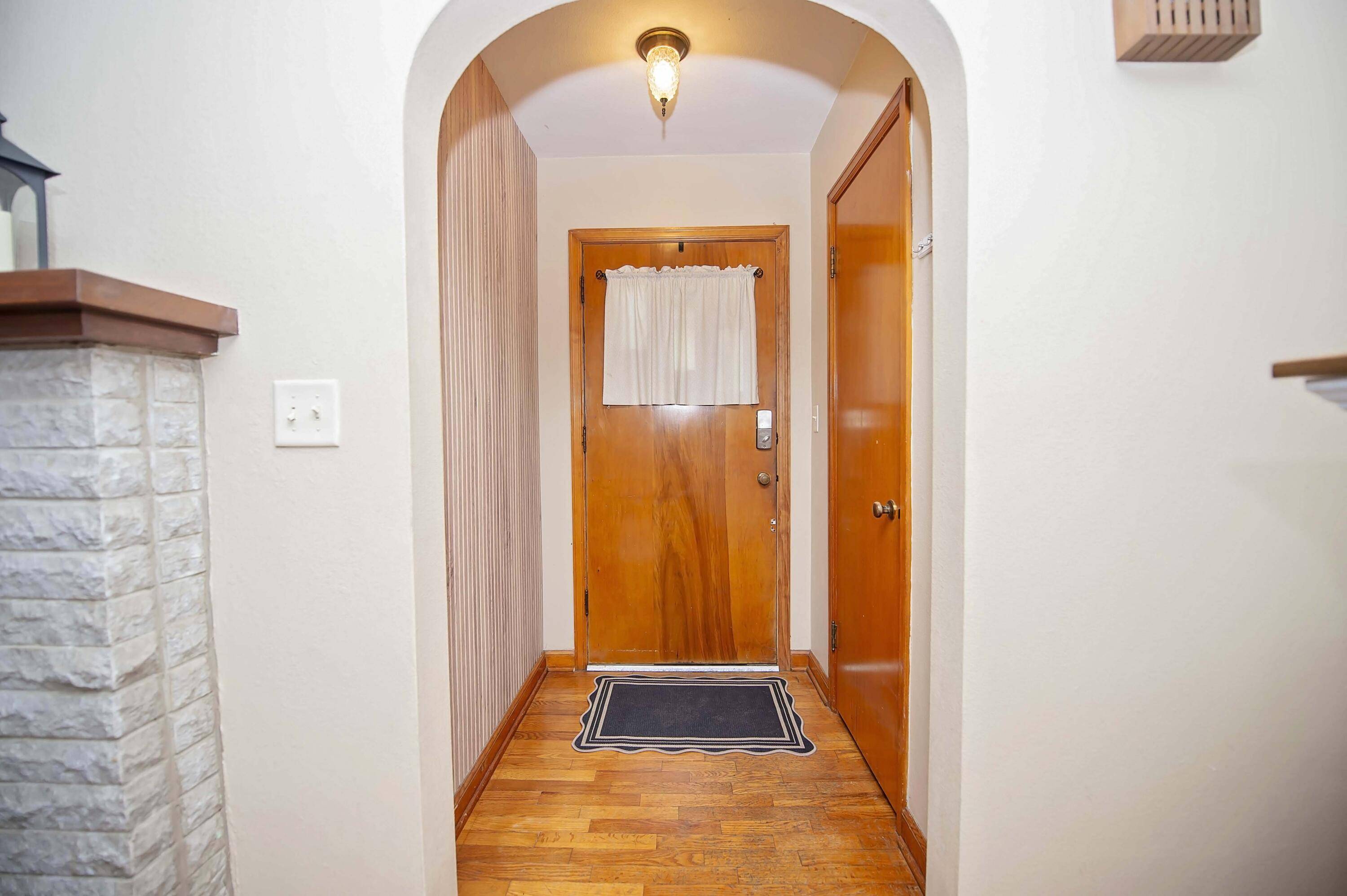 1635 E Elm ST, Springfield, MO 65802