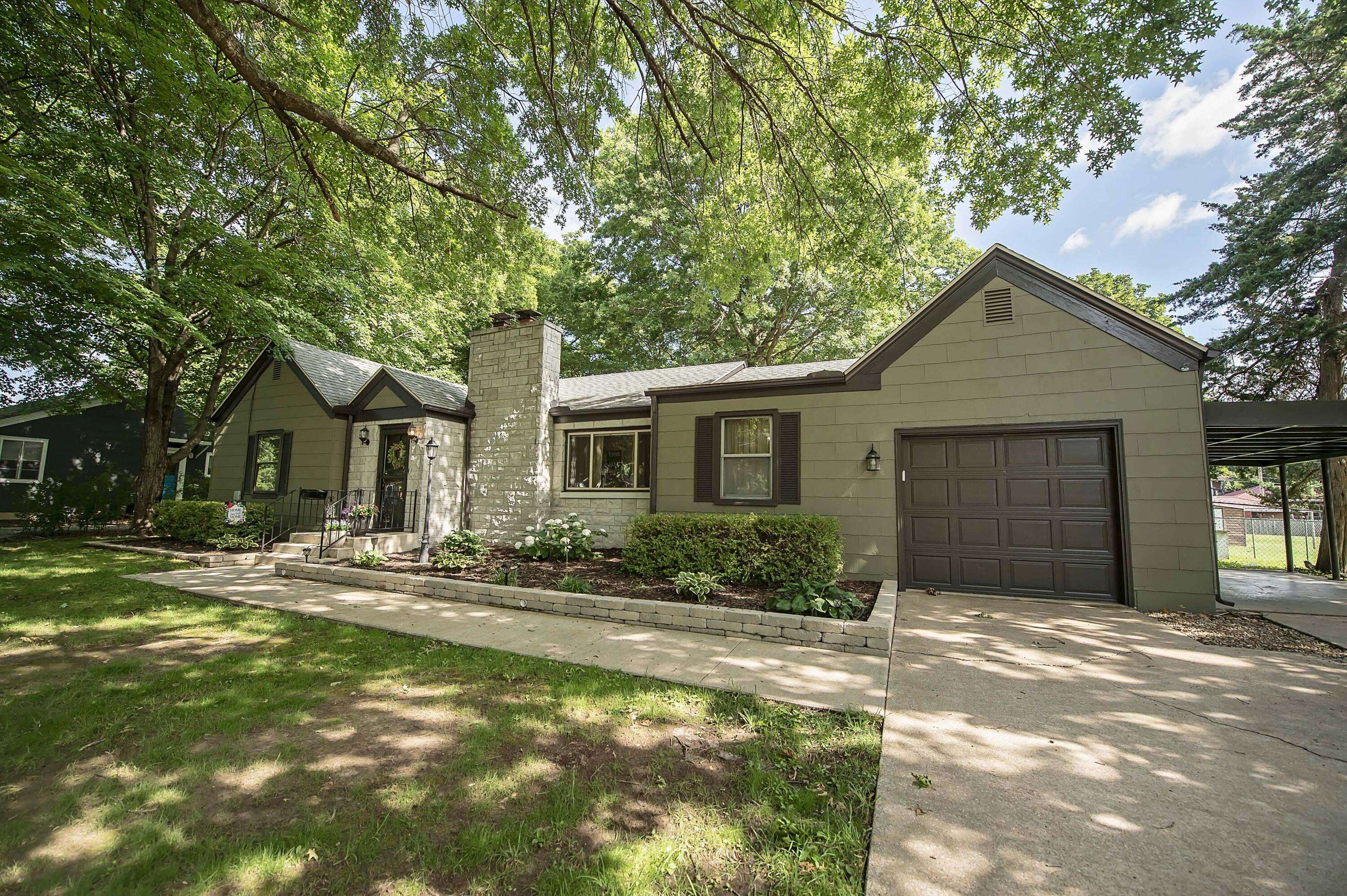 1635 E Elm ST, Springfield, MO 65802
