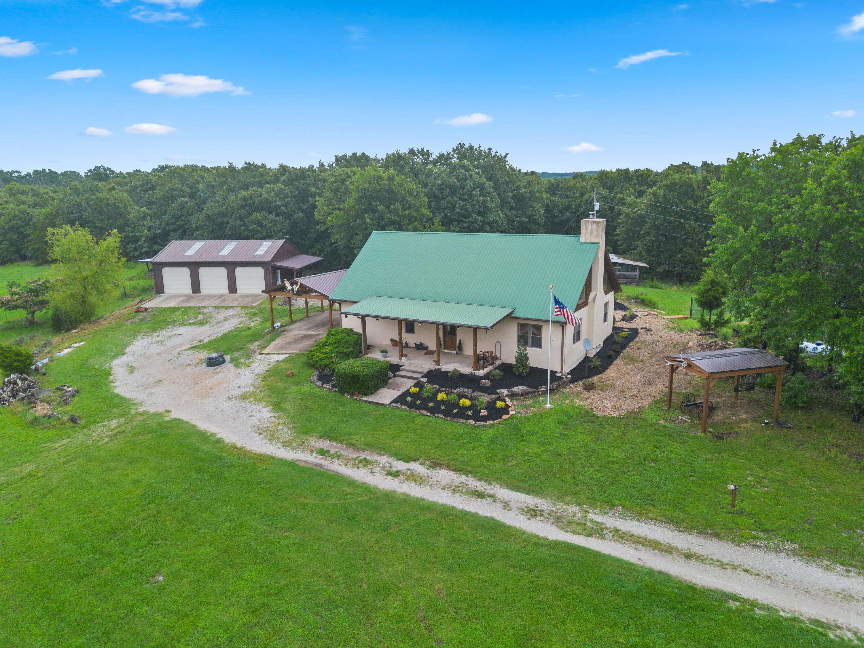 2115 Garrison Cutoff RD, Taneyville, MO 65759