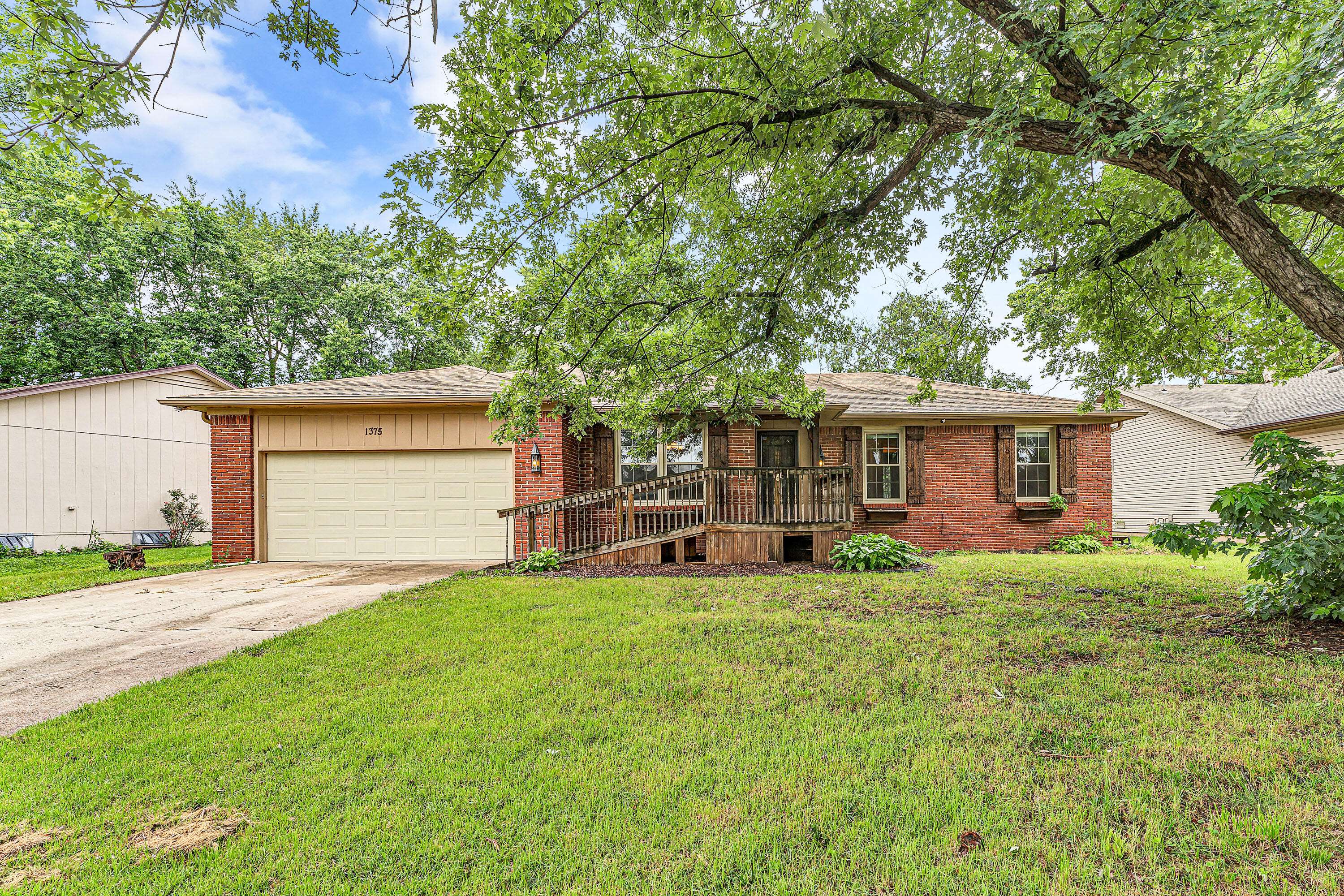 1375 E Dunkirk ST, Springfield, MO 65804