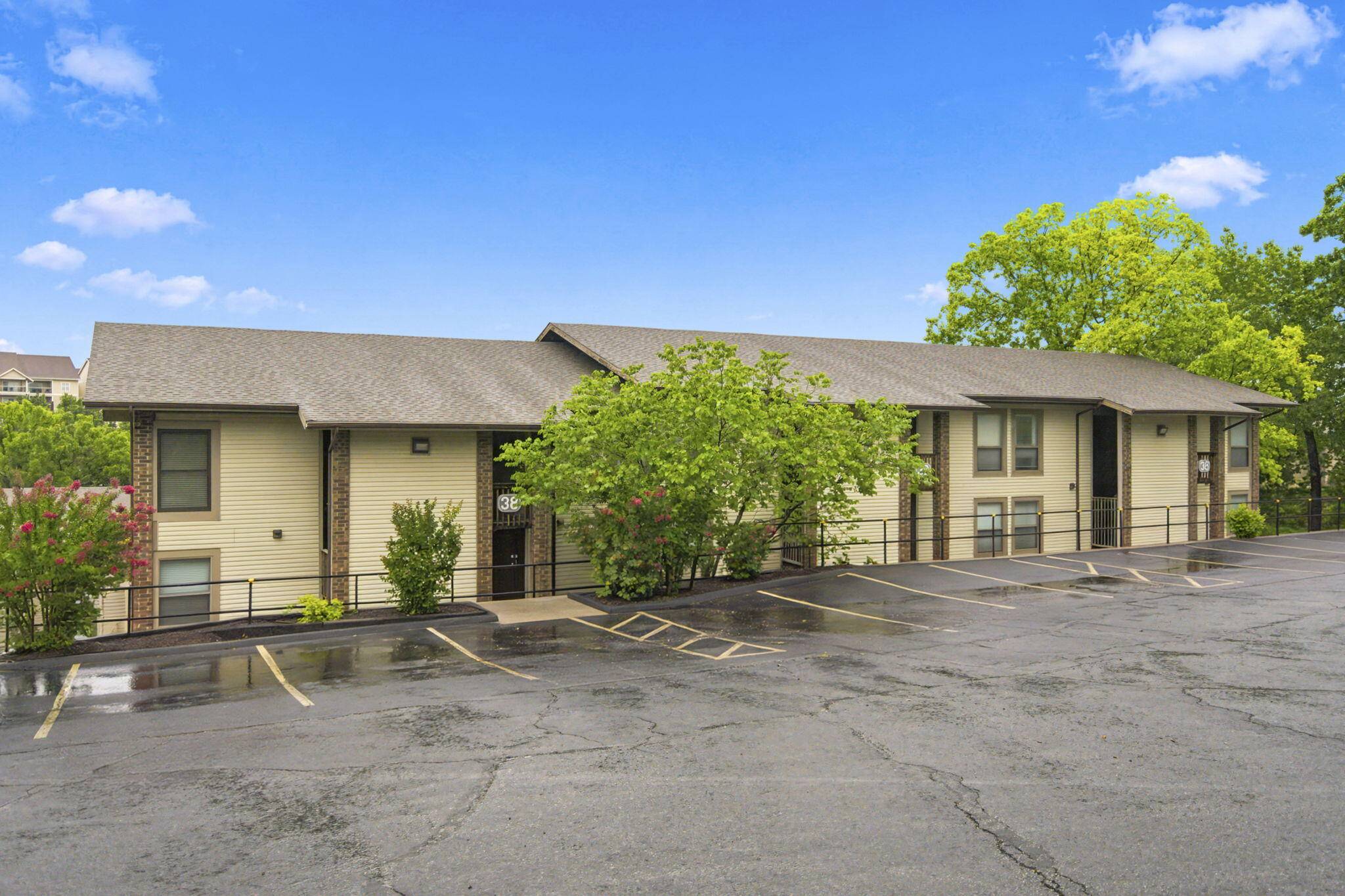 257 Clubhouse DR #2, Branson, MO 65616