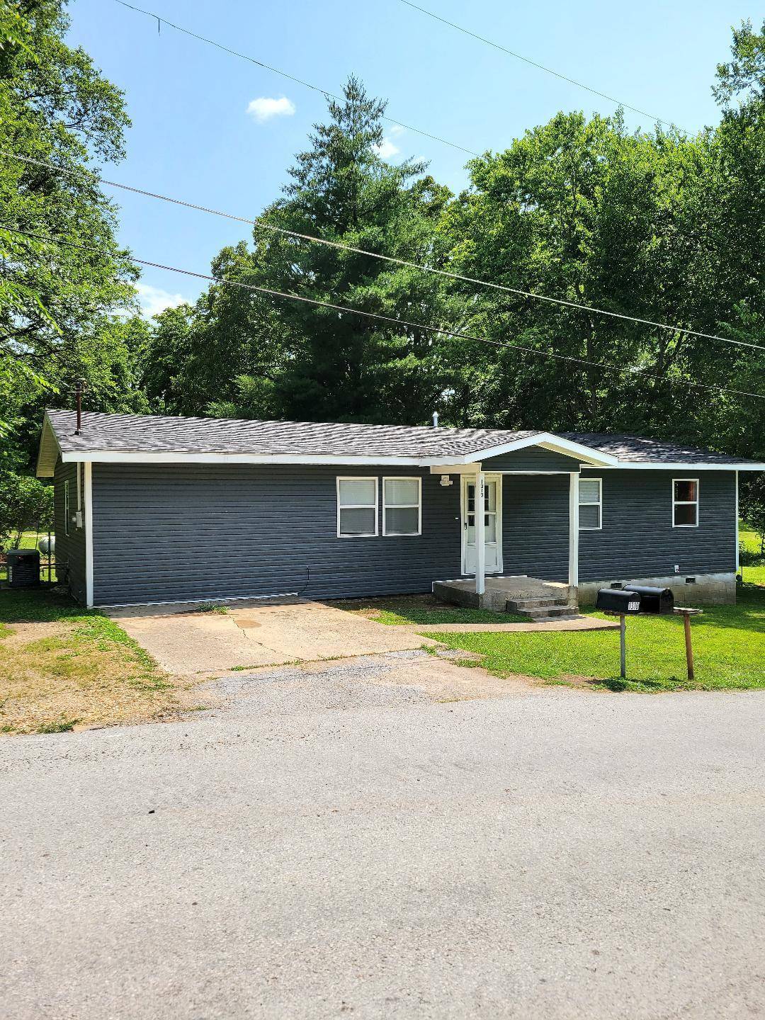 1313 E Benton AVE, Ava, MO 65608