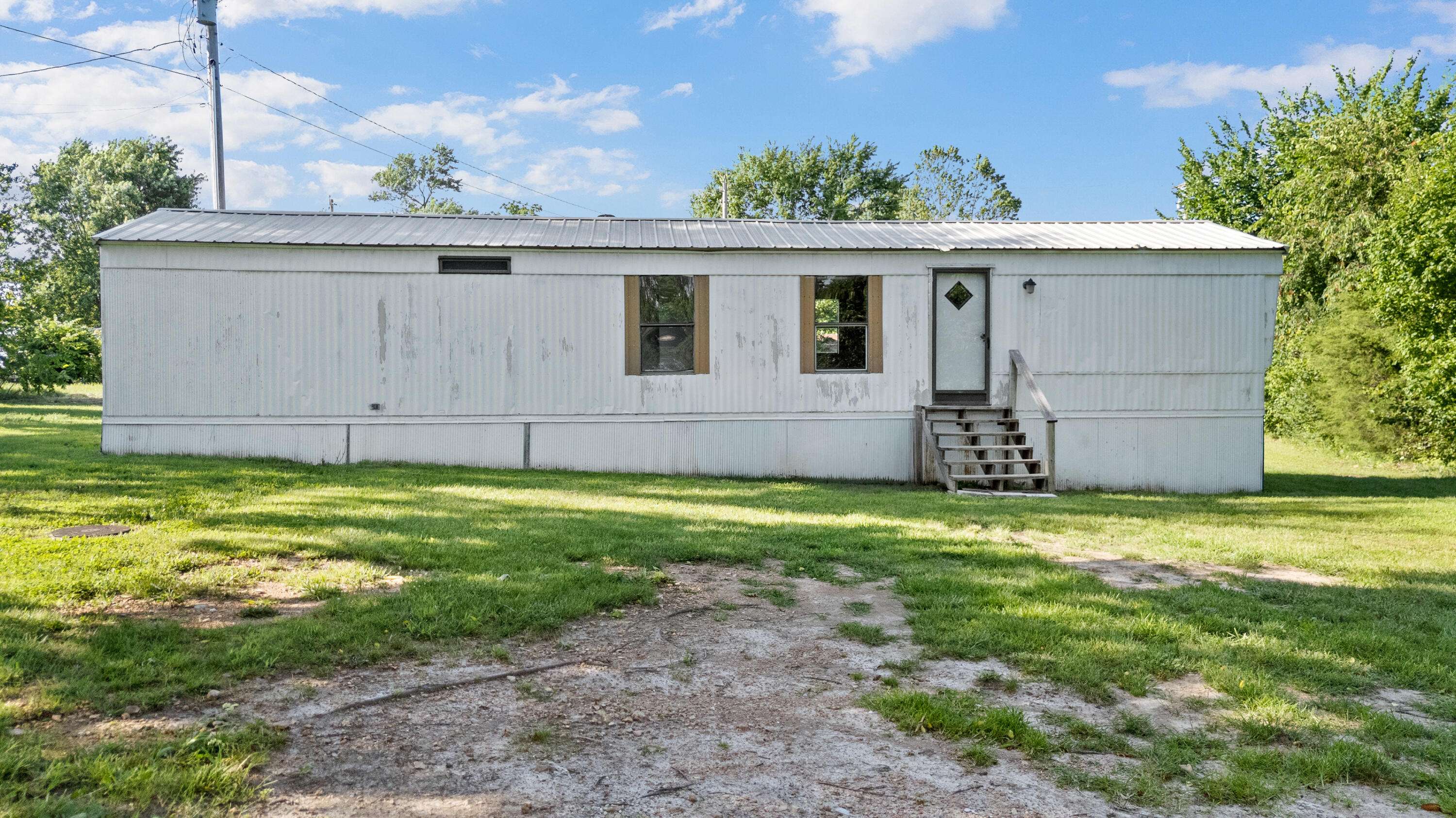 101 Snooks RD, Exeter, MO 65647