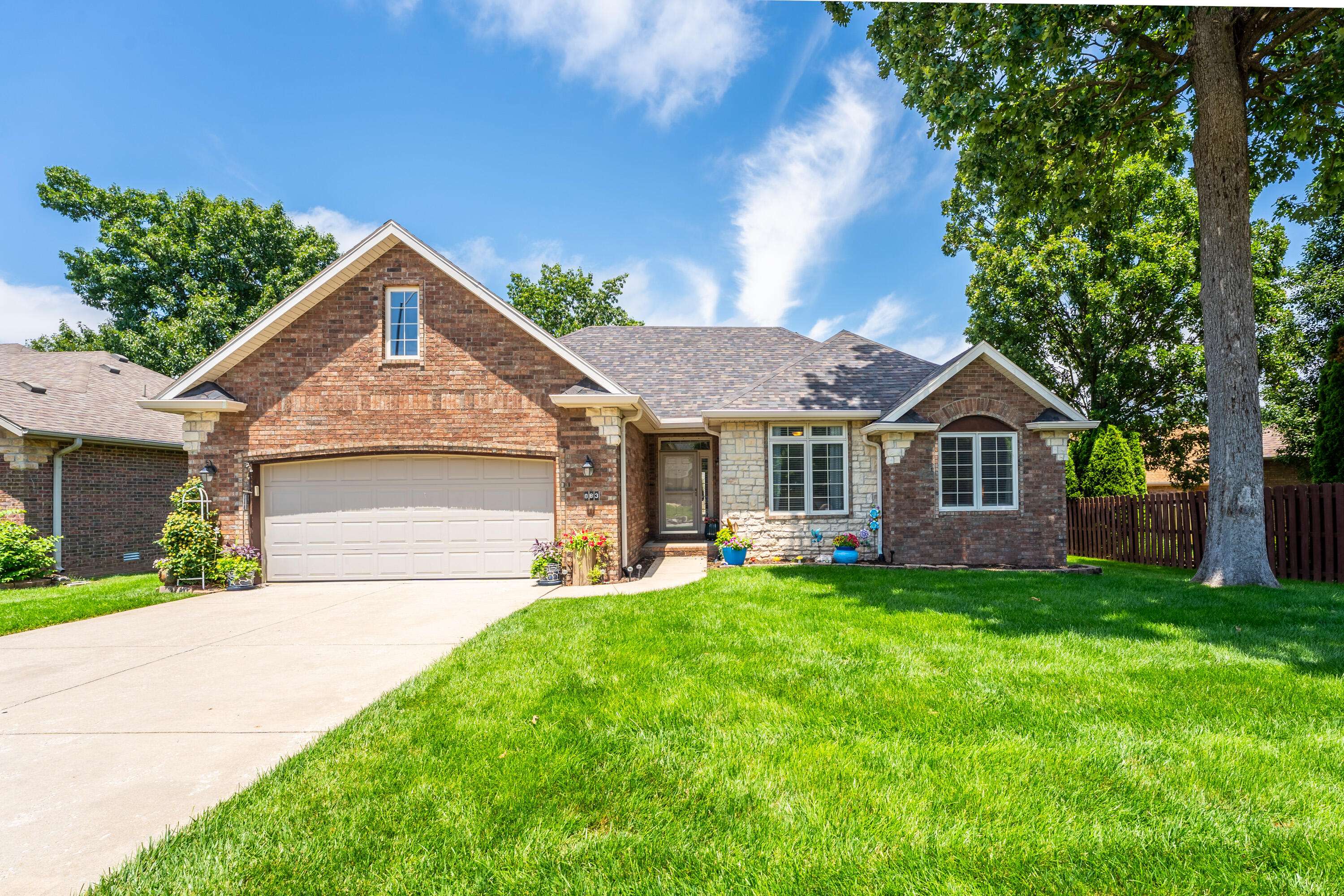 883 Dustin LN, Nixa, MO 65714