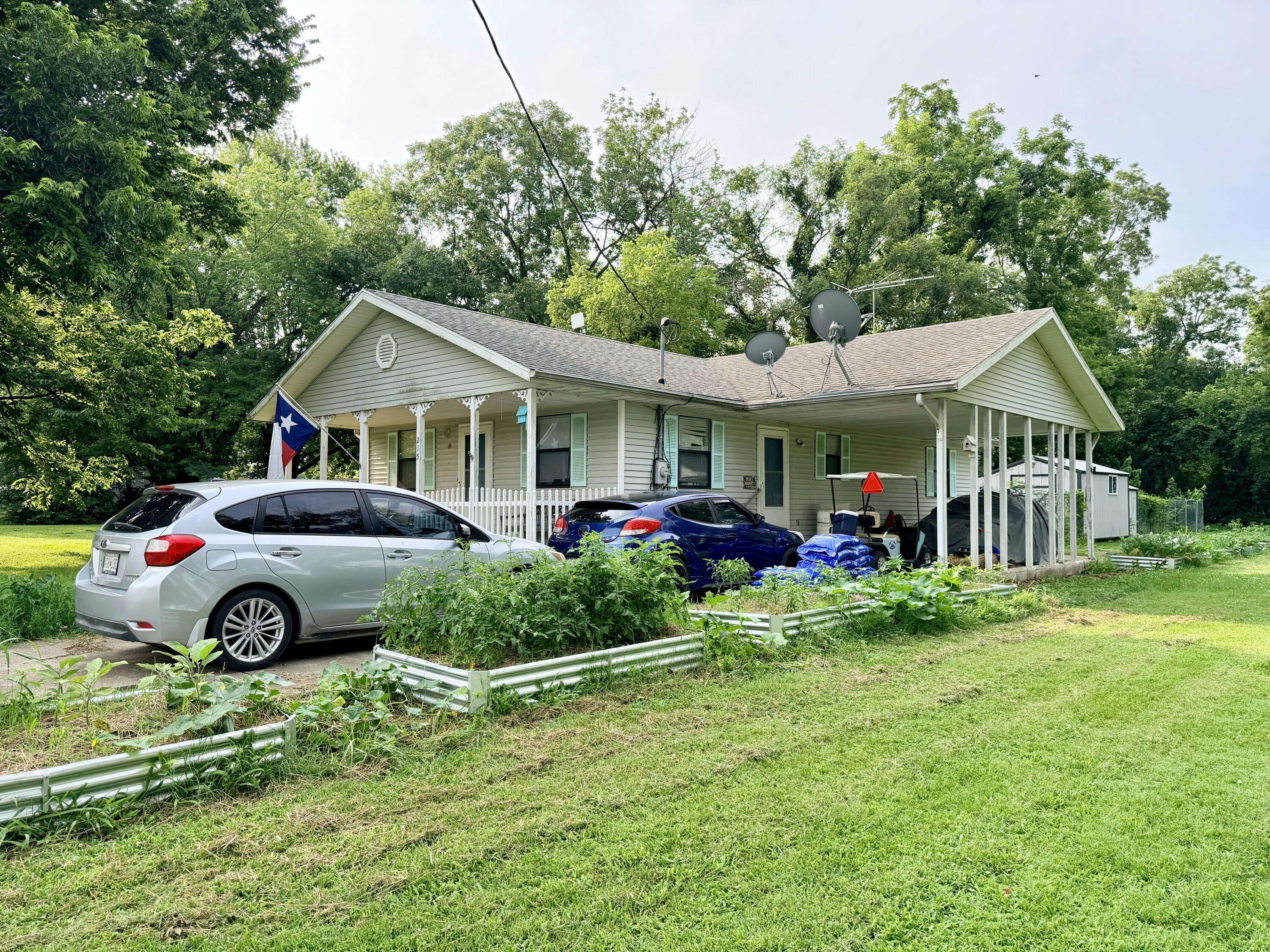 215 Mc Pherson ST, Greenfield, MO 65661