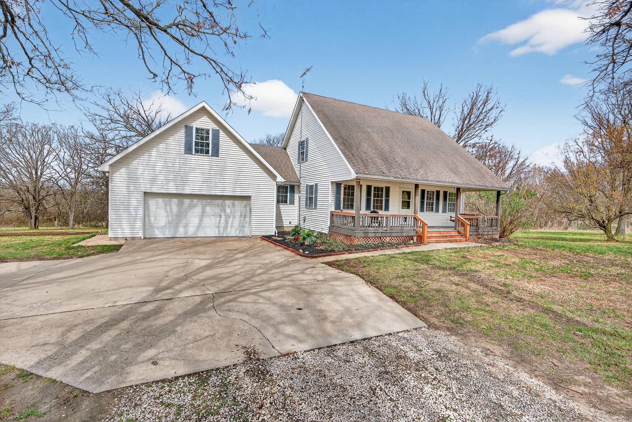 3343 S 30th RD, Humansville, MO 65674