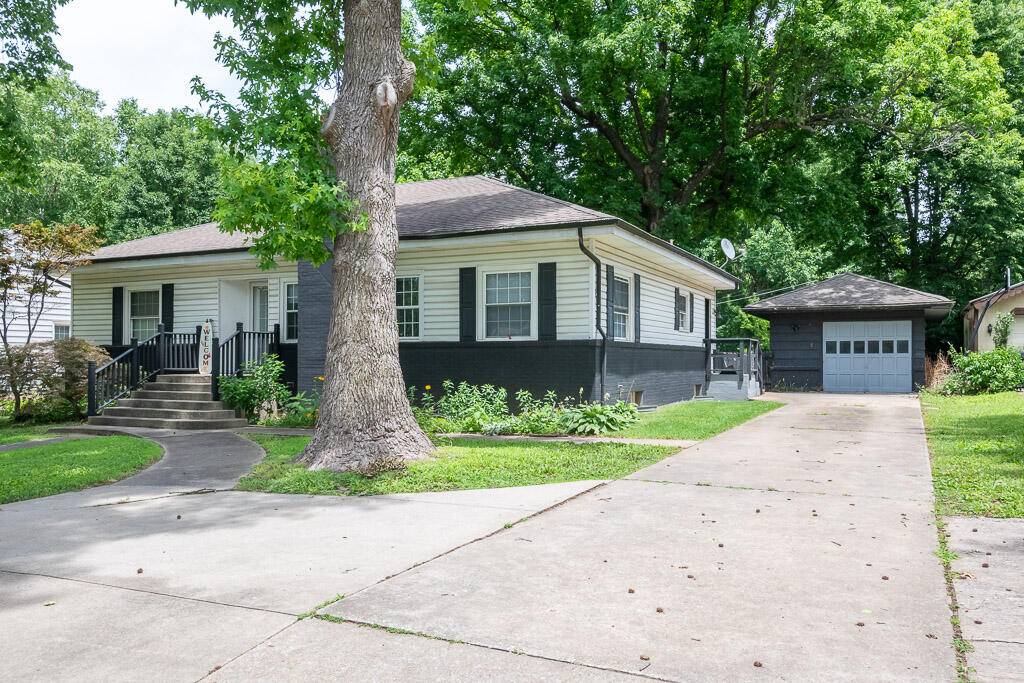 1218 S National AVE, Springfield, MO 65804
