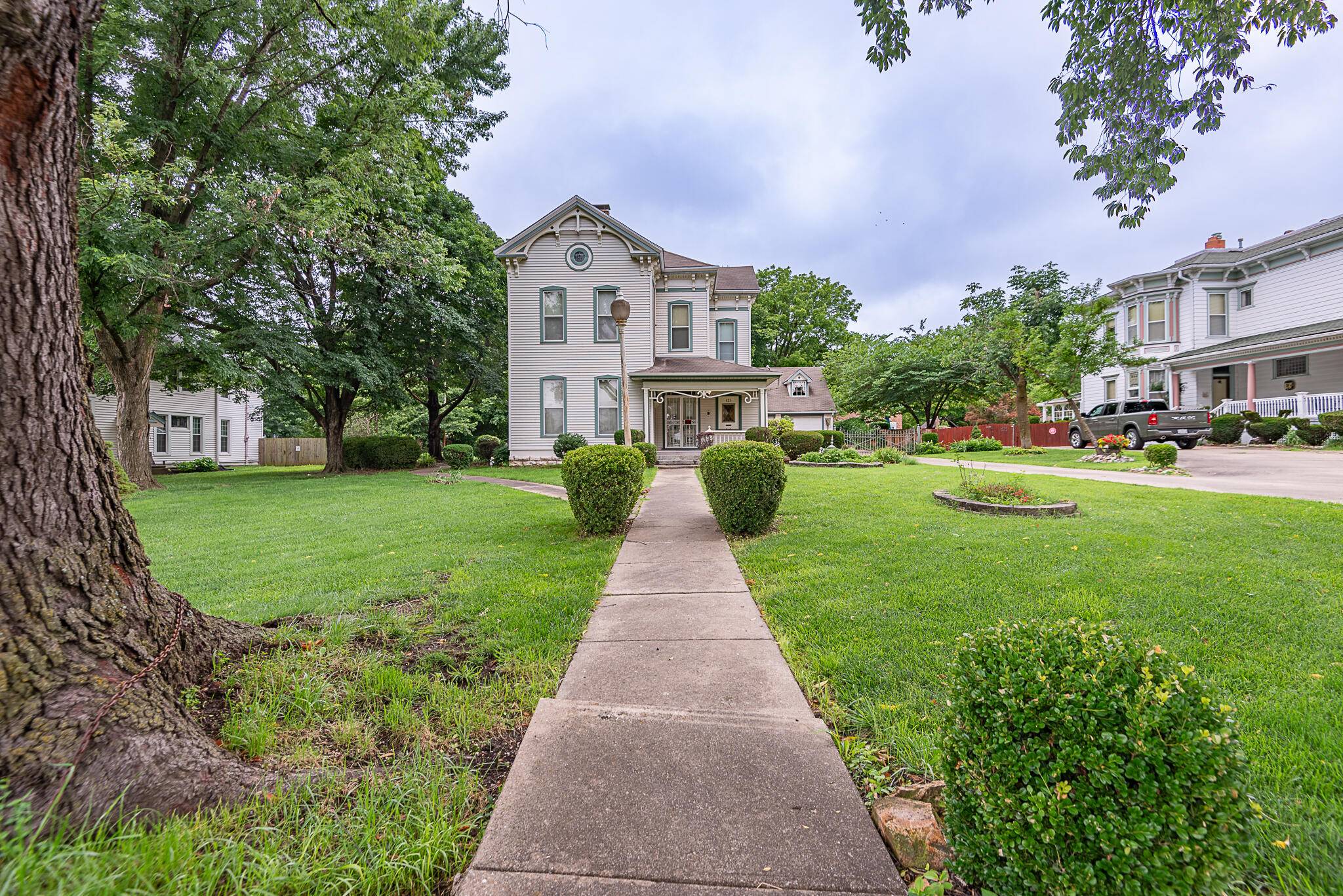 625 South AVE, Springfield, MO 65806