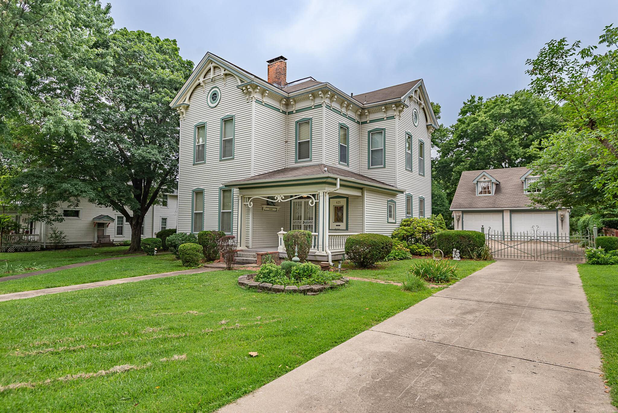 625 South AVE, Springfield, MO 65806