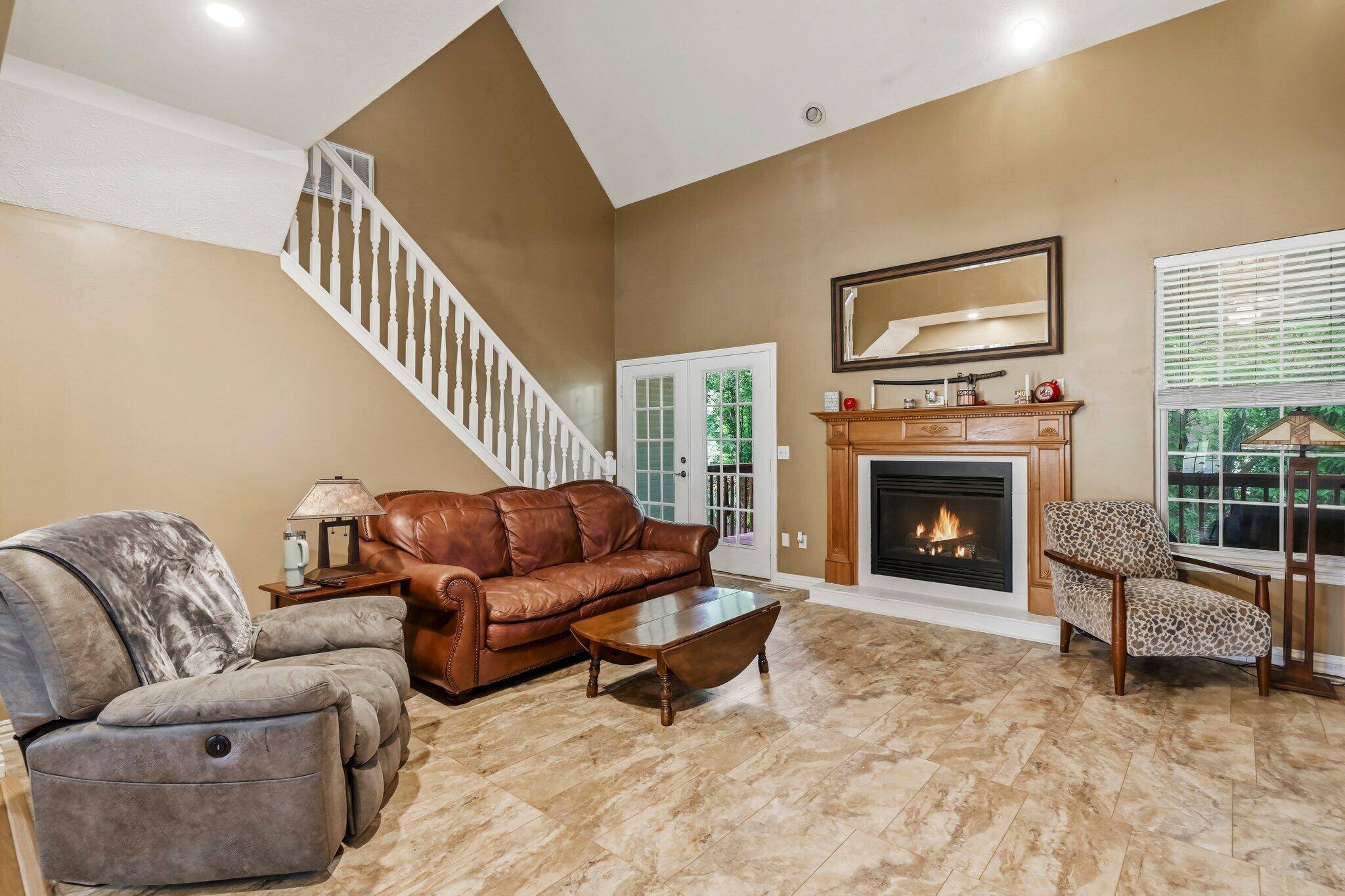 2611 N Rhodes CIR, Ozark, MO 65721