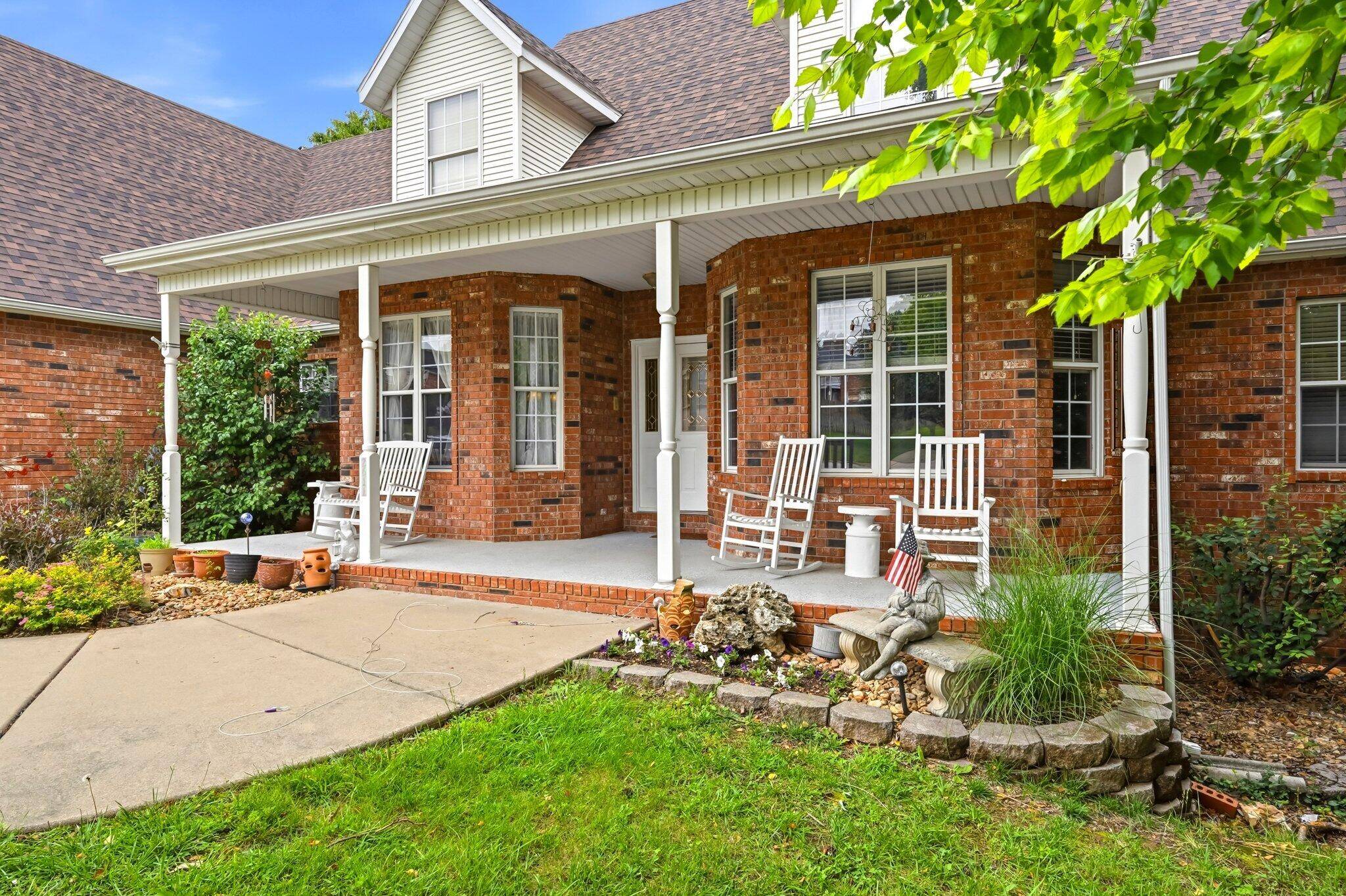2611 N Rhodes CIR, Ozark, MO 65721