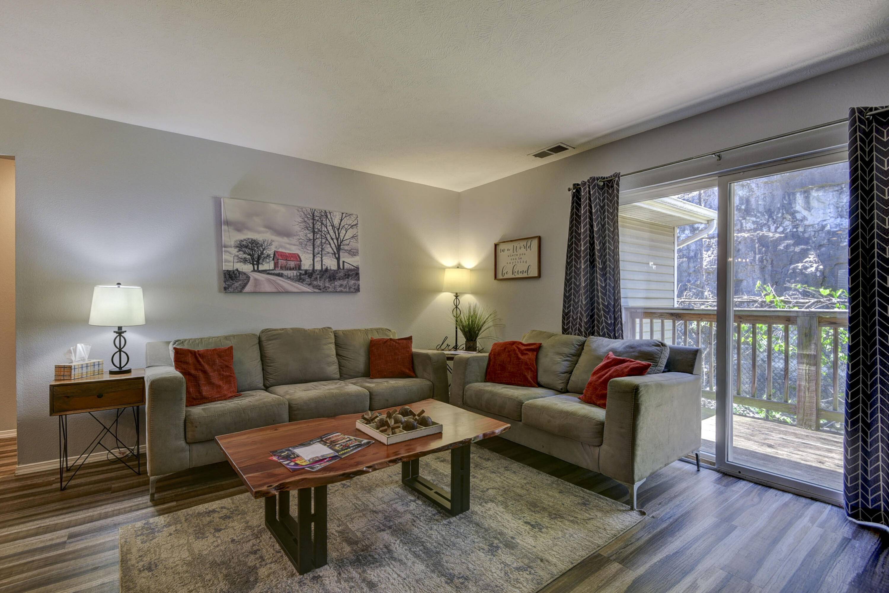 2912 Vineyards Pkwy #3, Branson, MO 65616