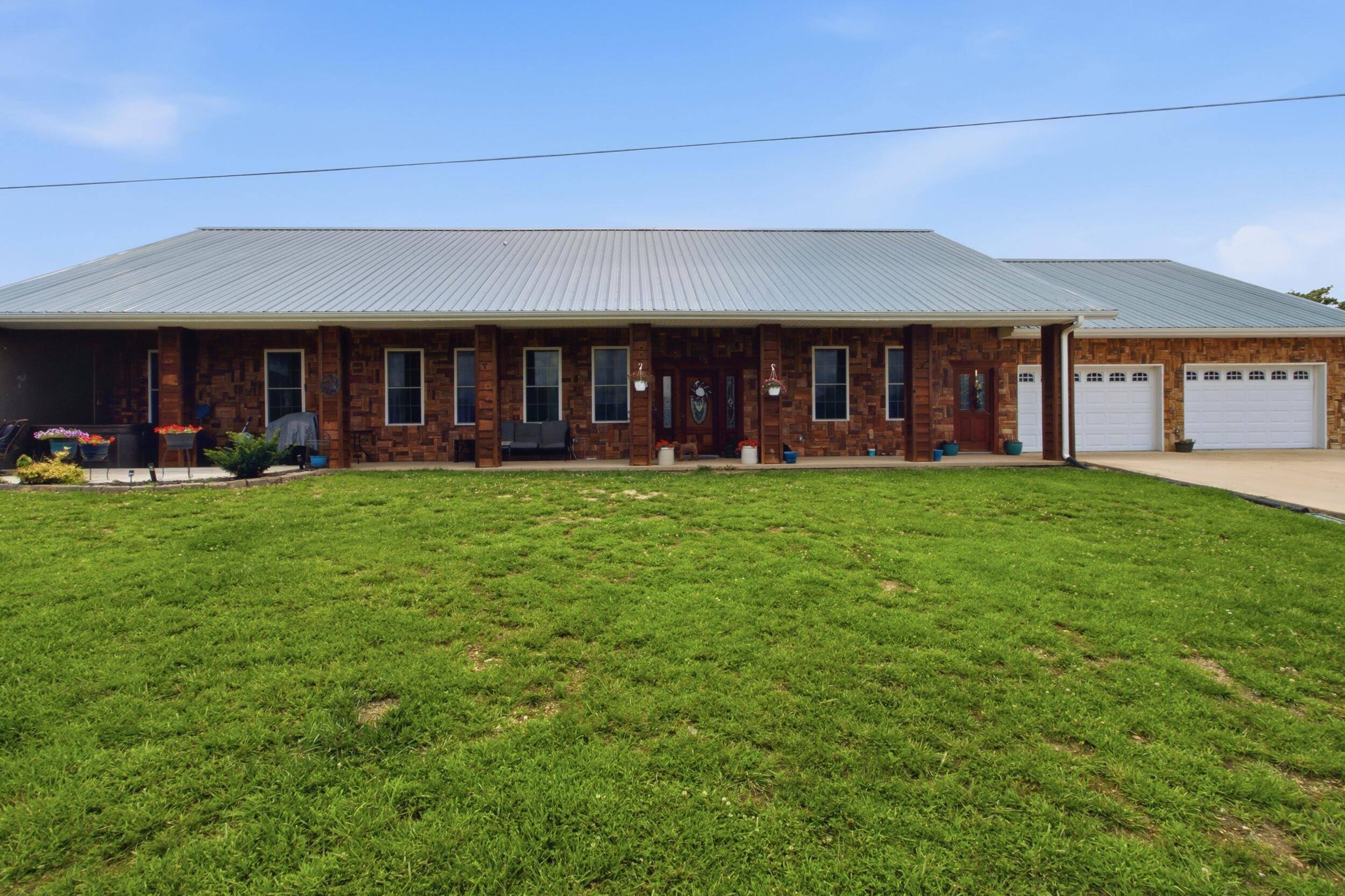 16705 Oak Hill Drive RD, Houston, MO 65483