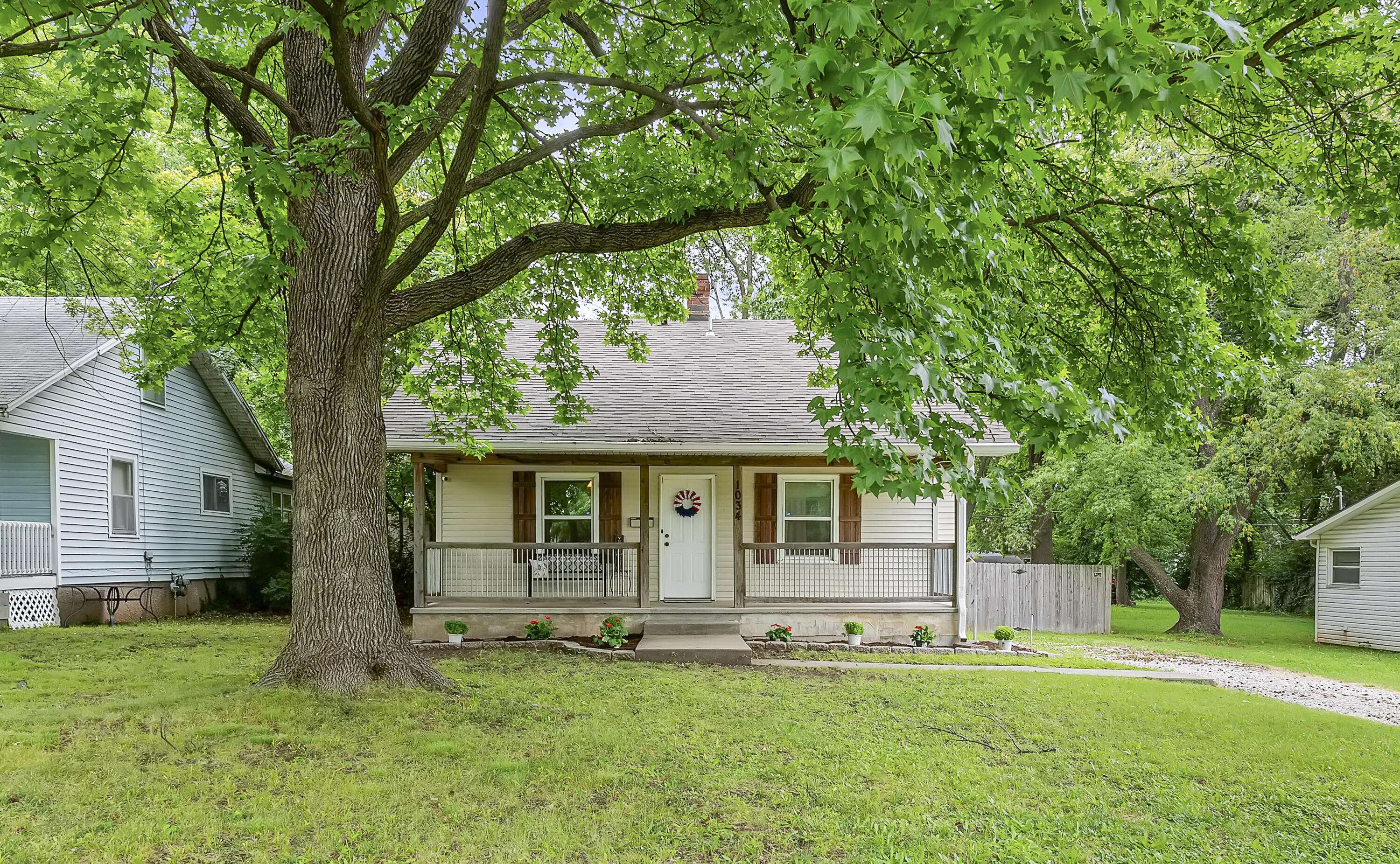 1034 N Clay AVE, Springfield, MO 65802