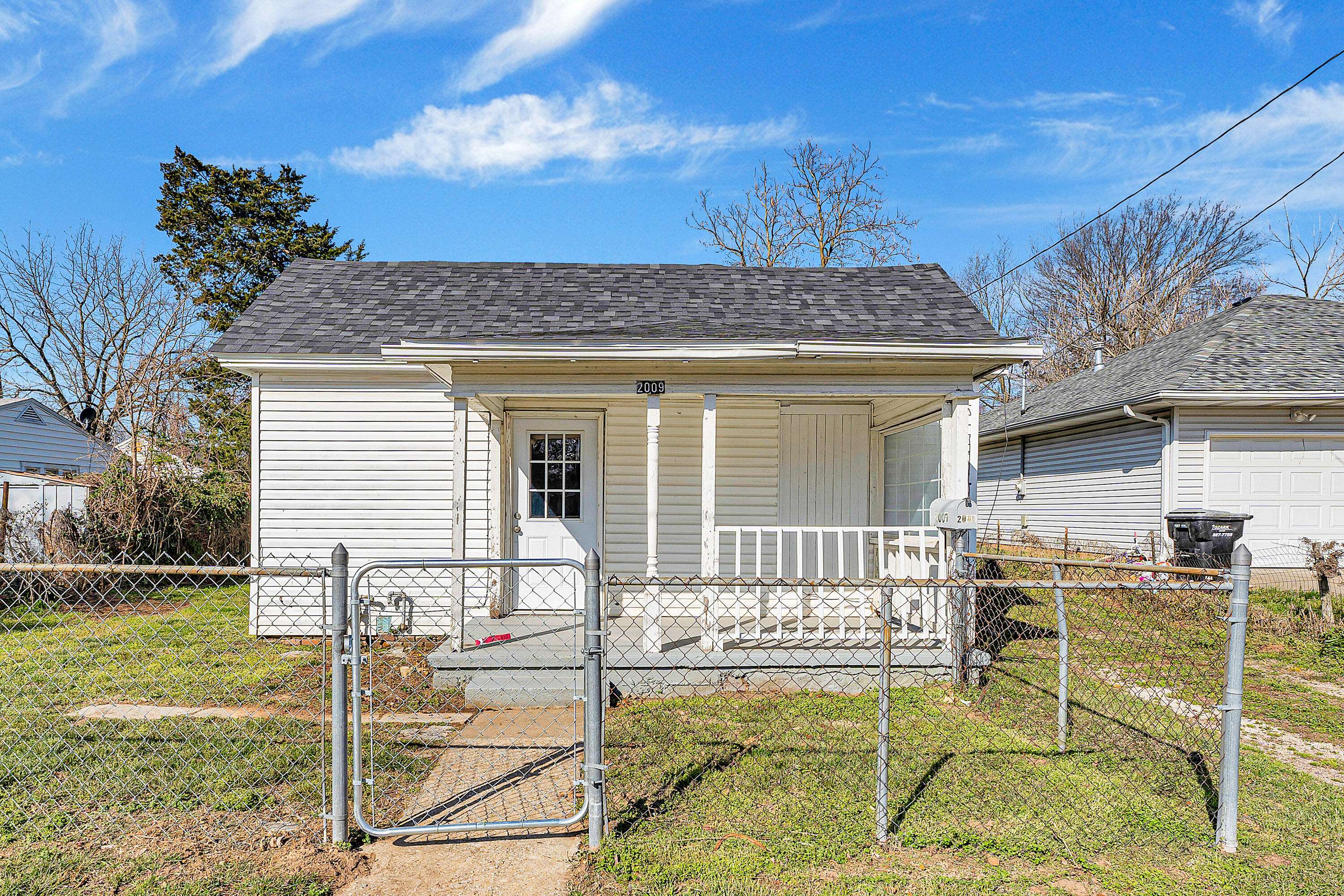 2009 N Park AVE, Springfield, MO 65803