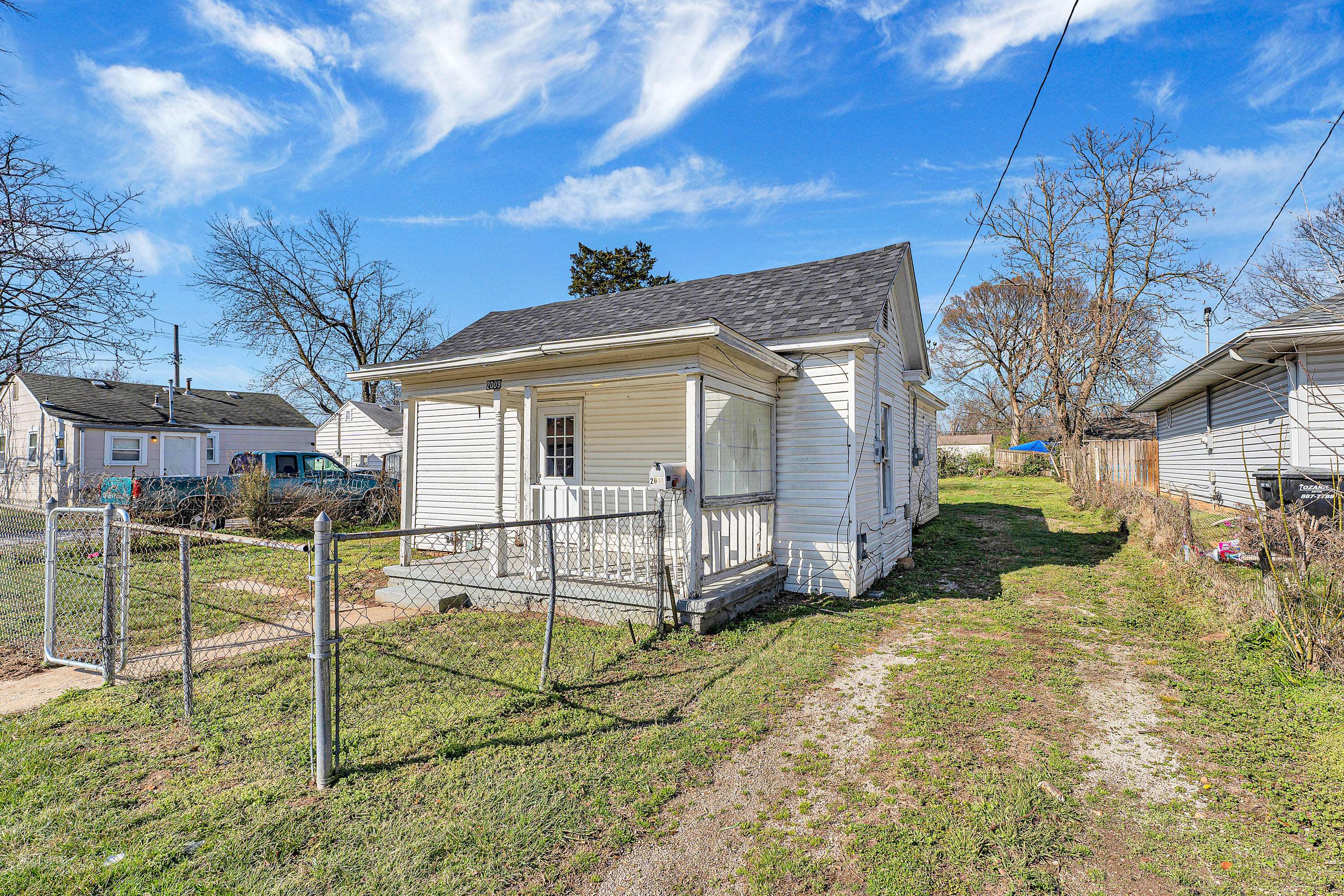 2009 N Park AVE, Springfield, MO 65803