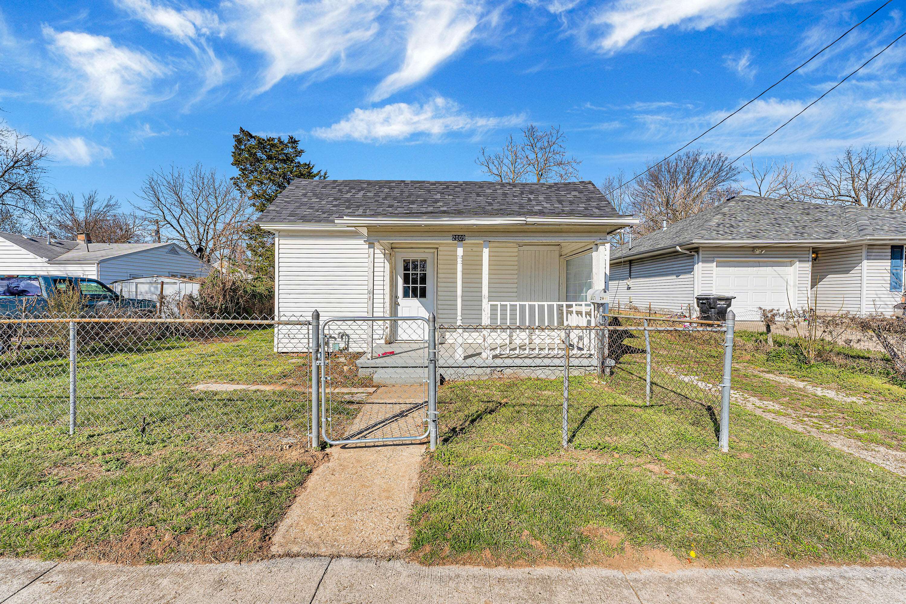 2009 N Park AVE, Springfield, MO 65803