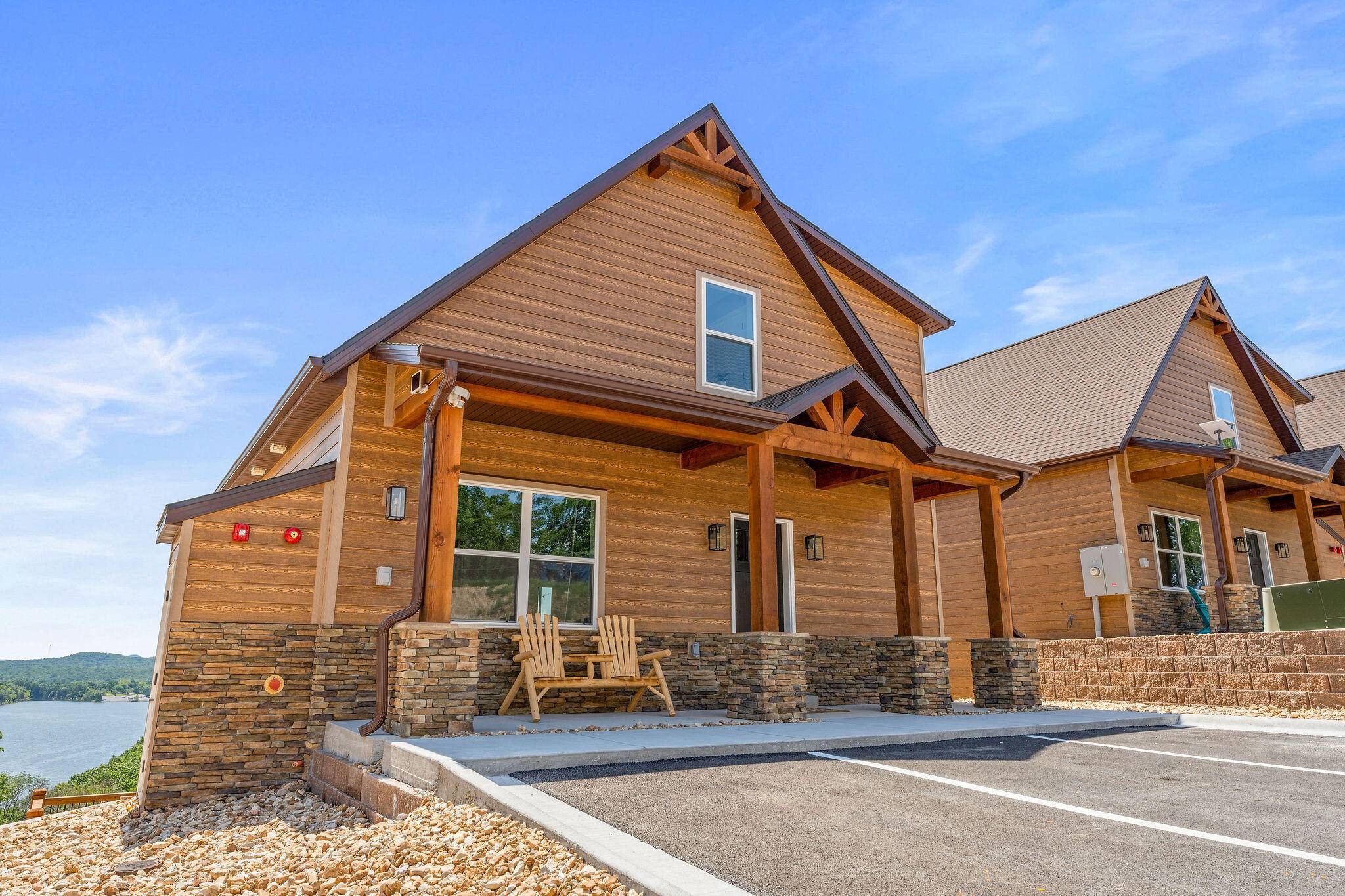 74 Westward WAY, Kimberling City, MO 65686