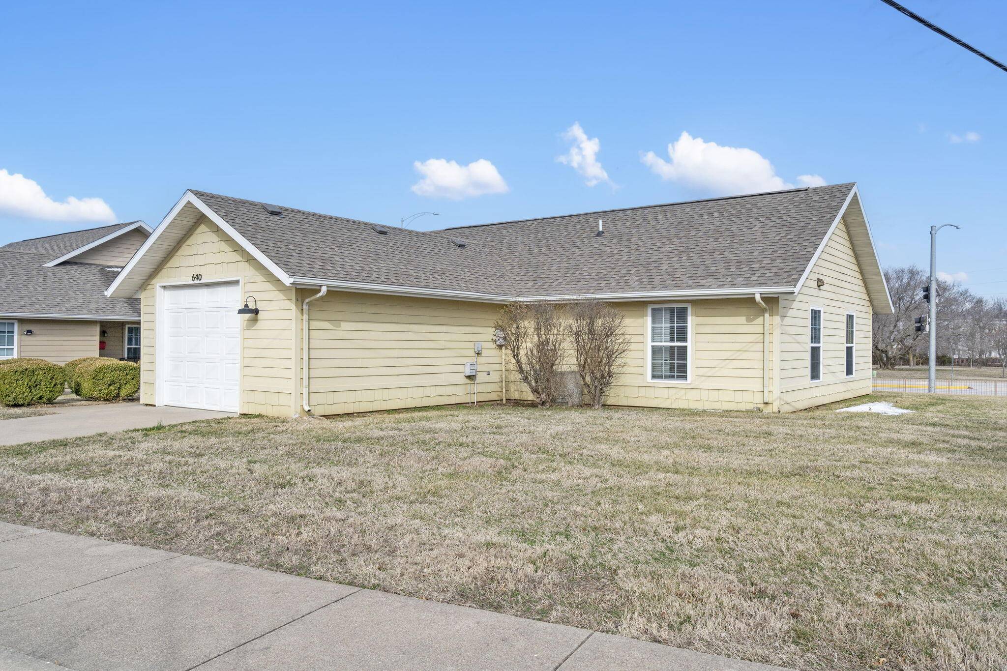 640 E Sunset ST, Springfield, MO 65807
