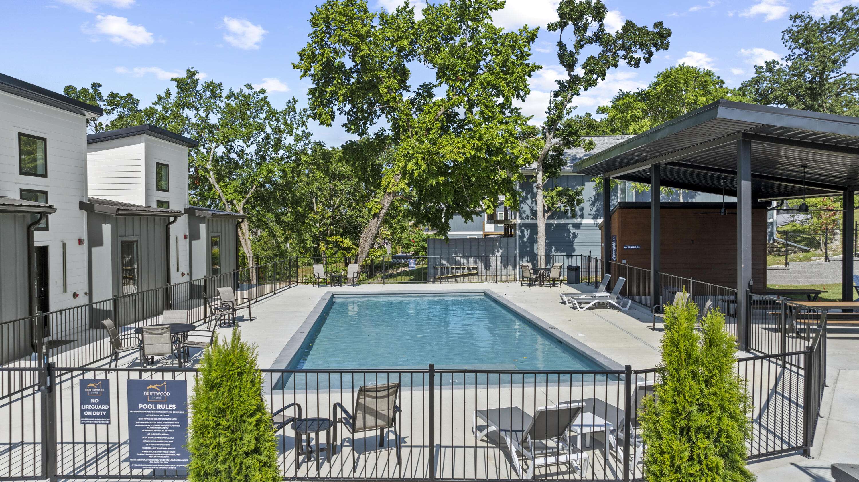 228 Vacation LN #2, Reeds Spring, MO 65737