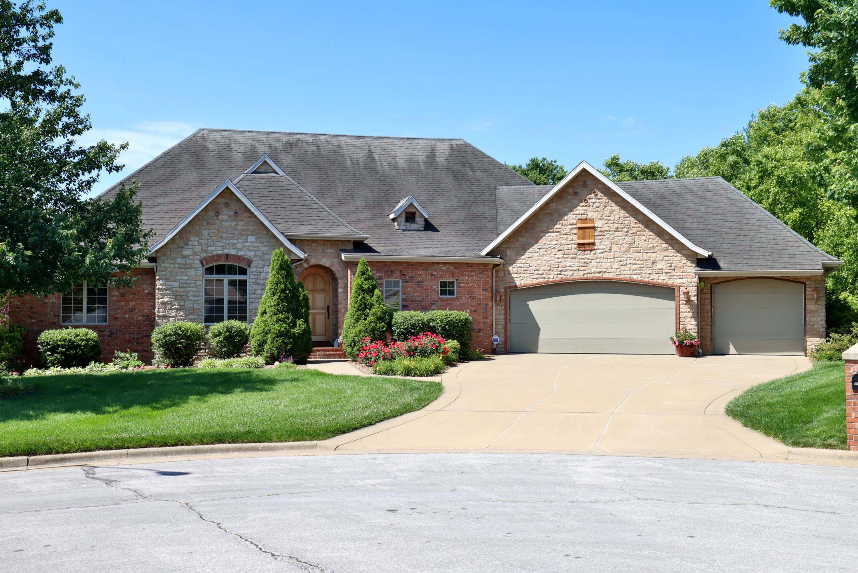 4515 S Forest AVE, Springfield, MO 65810