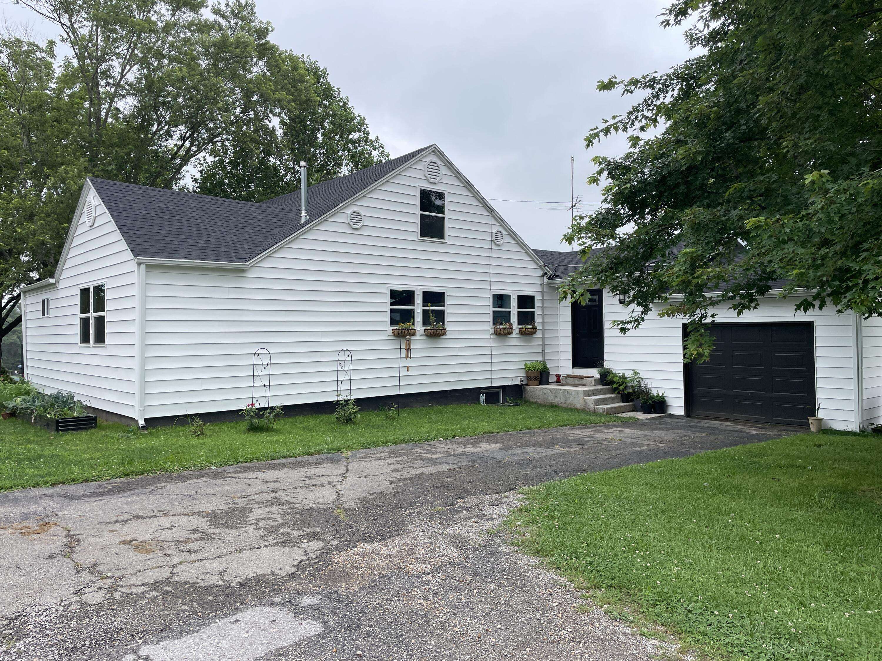 1107 Lower Ford RD, Ava, MO 65608