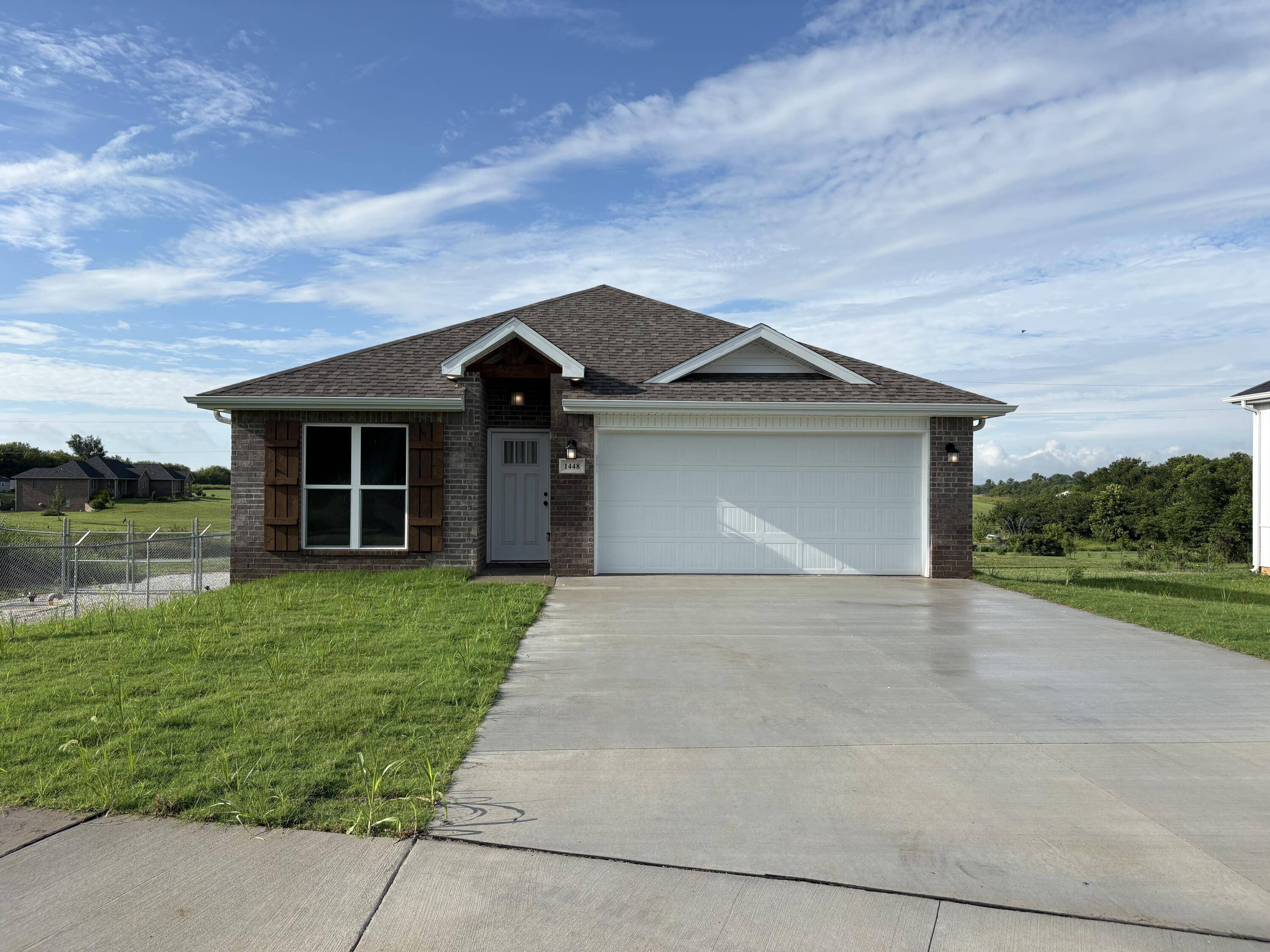 1448 E Charlton ST, Republic, MO 65738