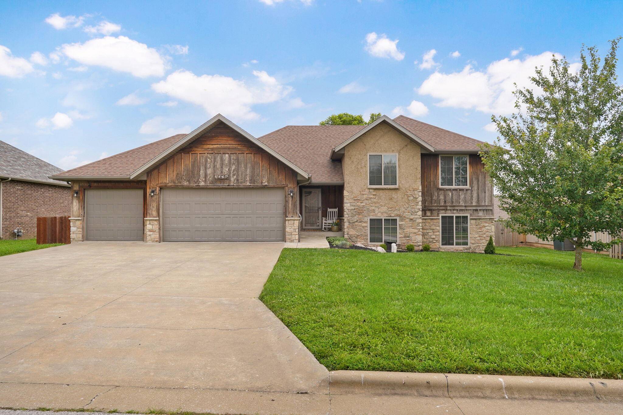 1465 S Appomattox AVE, Republic, MO 65738