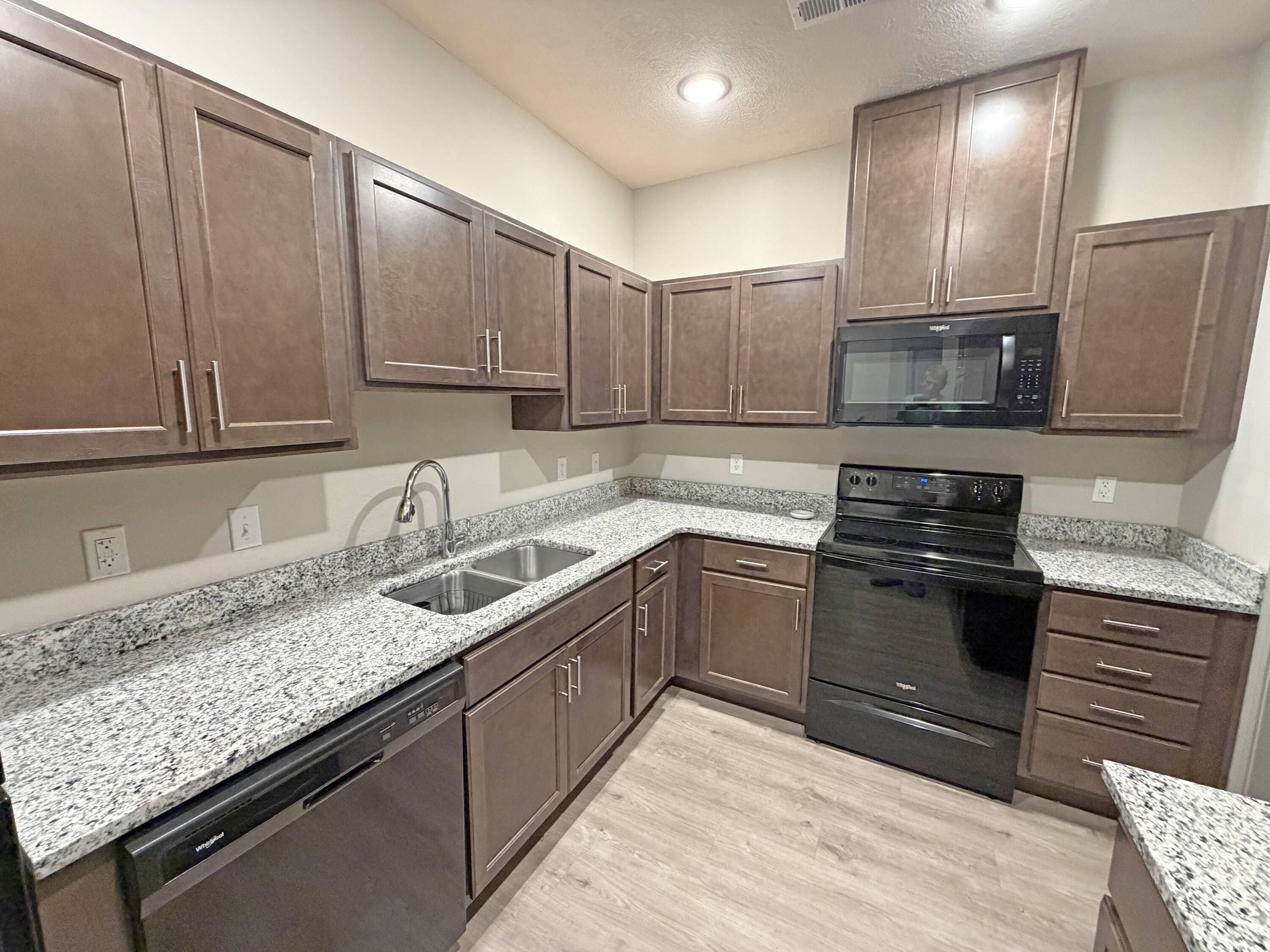 888b W Logan ST, Rogersville, MO 65742