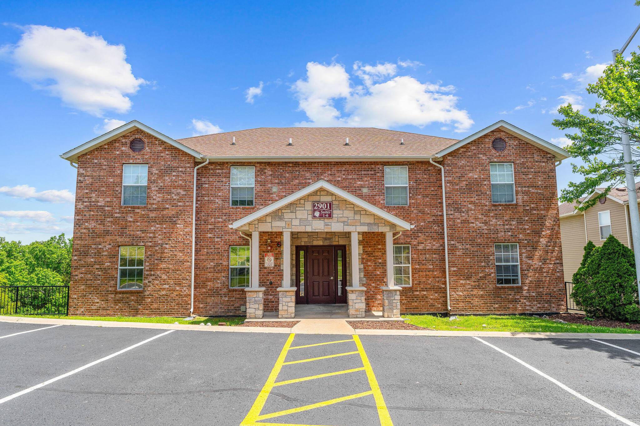 2901 Vineyards Pkwy #1, Branson, MO 65616