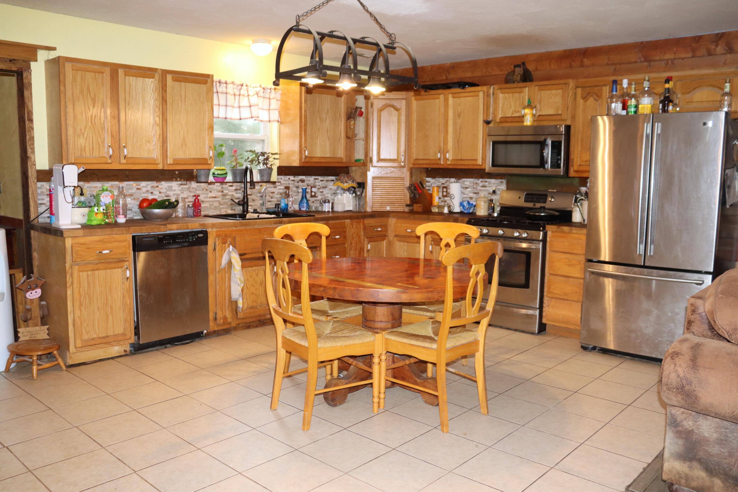 207 Royal DR, Marshfield, MO 65706