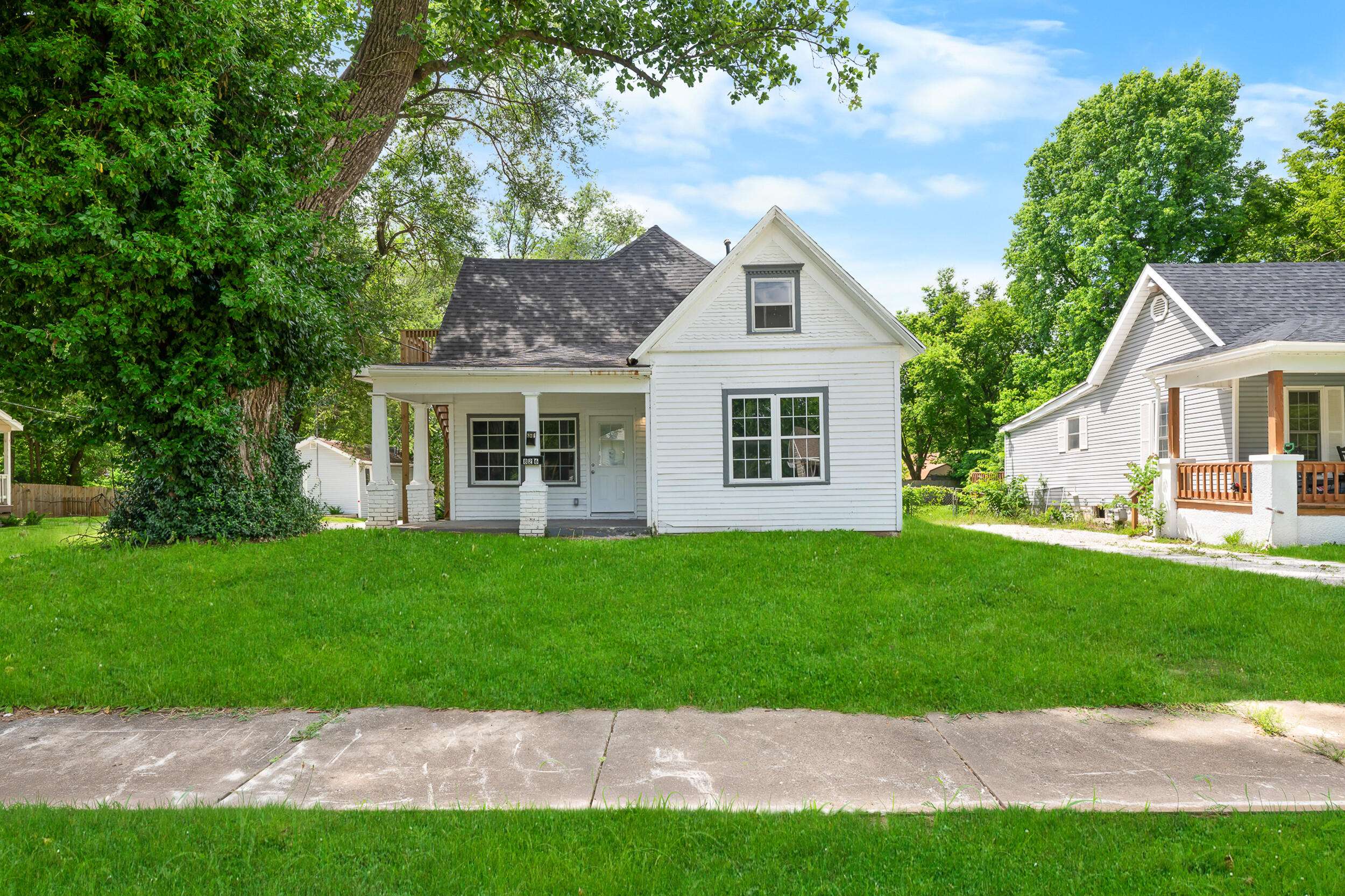 824 W Elm ST, Springfield, MO 65806