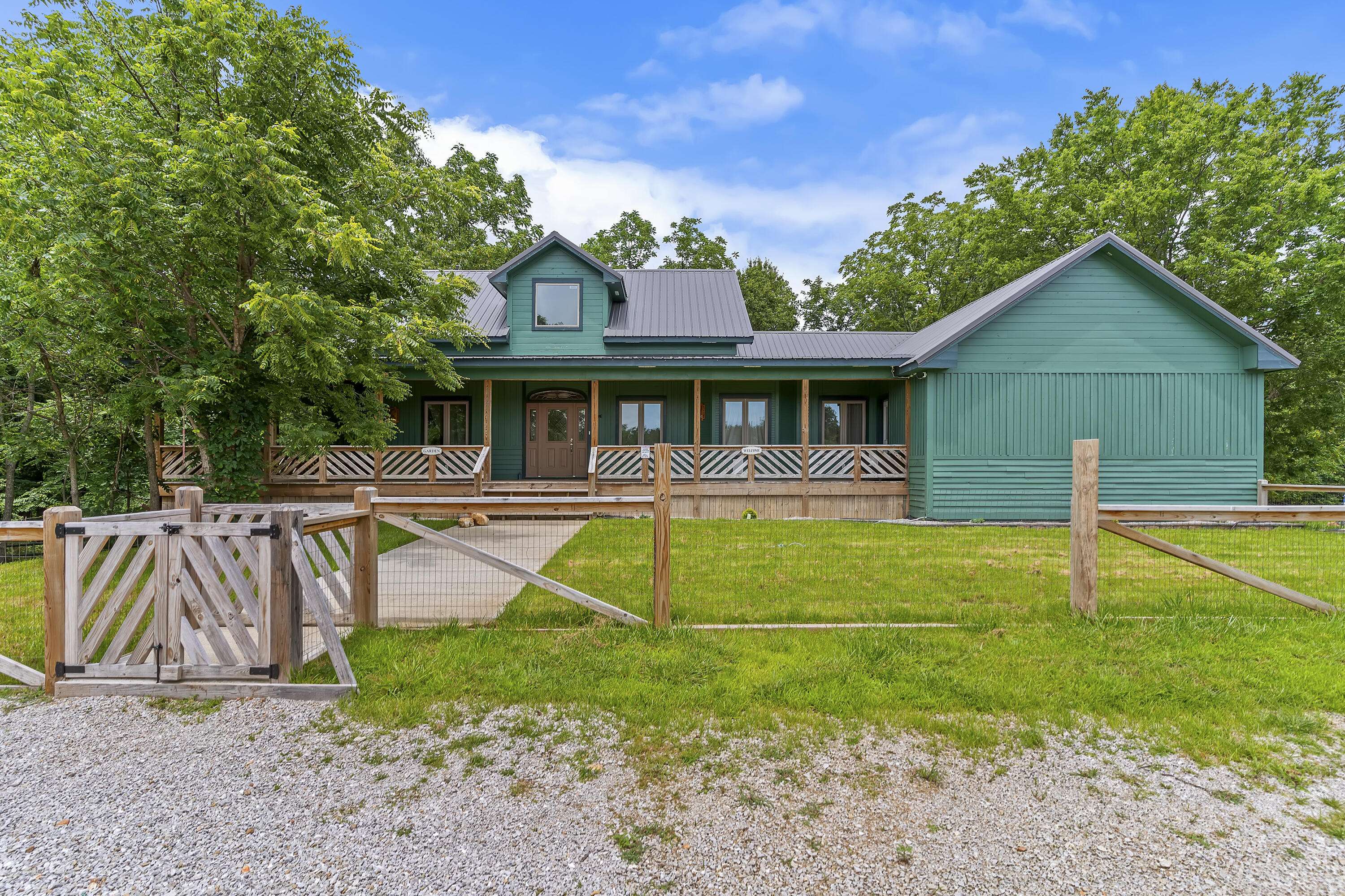 4978 S 11th RD, Aldrich, MO 65601